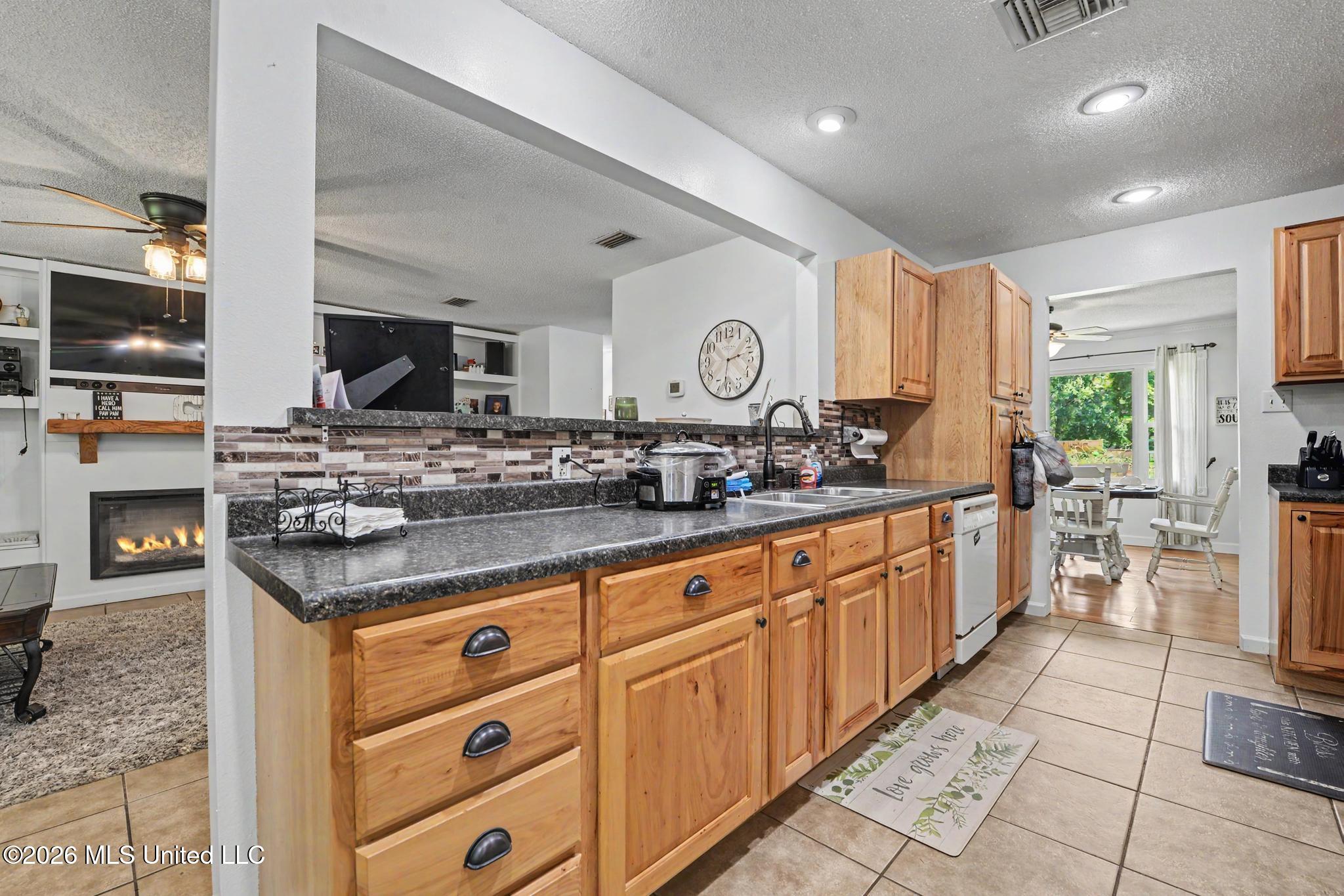 4317 Cunningham Road Property Photo 7