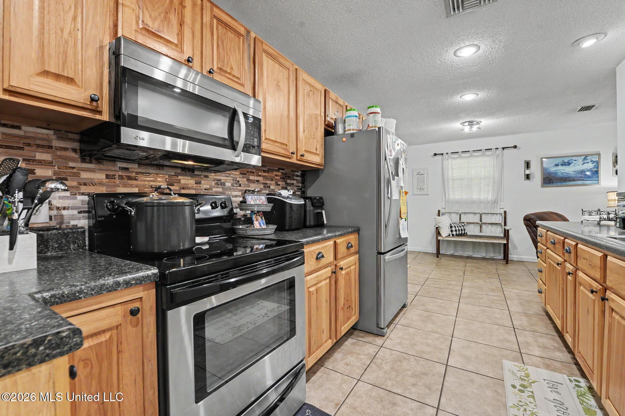 4317 Cunningham Road Property Photo 10
