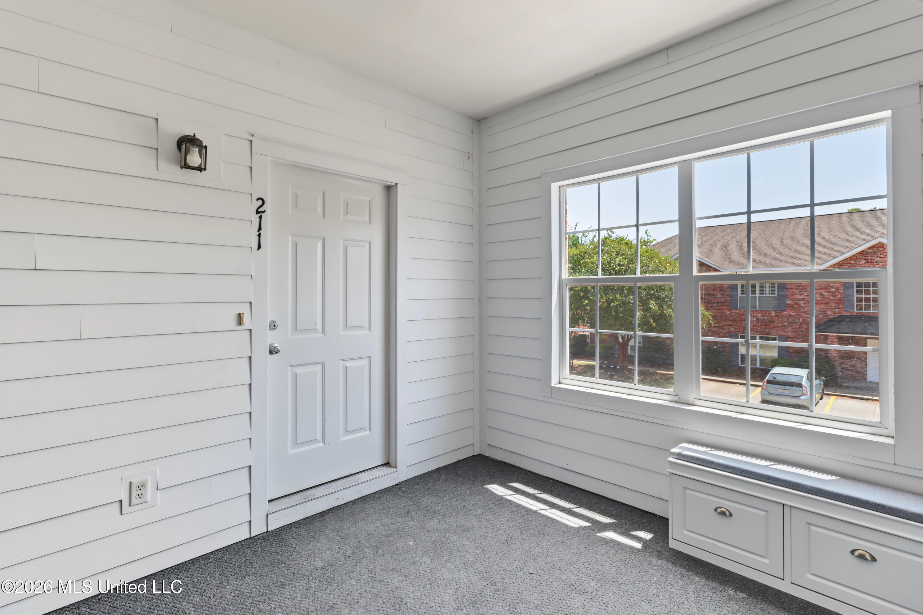 211 Armand Oaks Property Photo 3
