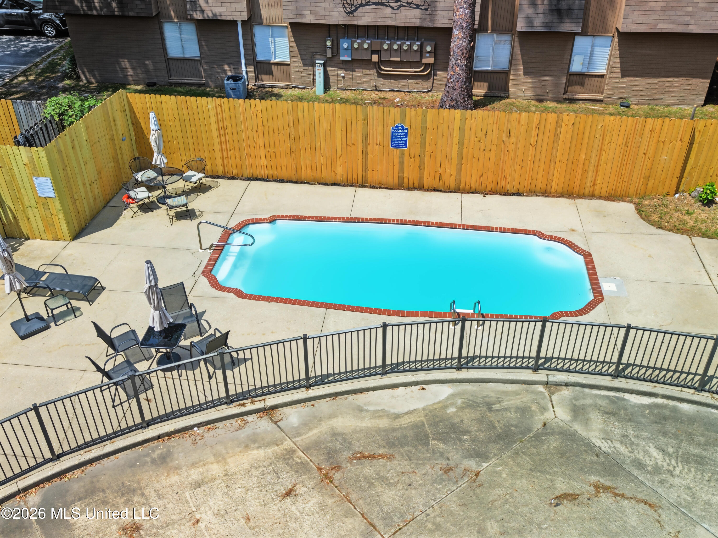 211 Armand Oaks Property Photo 7