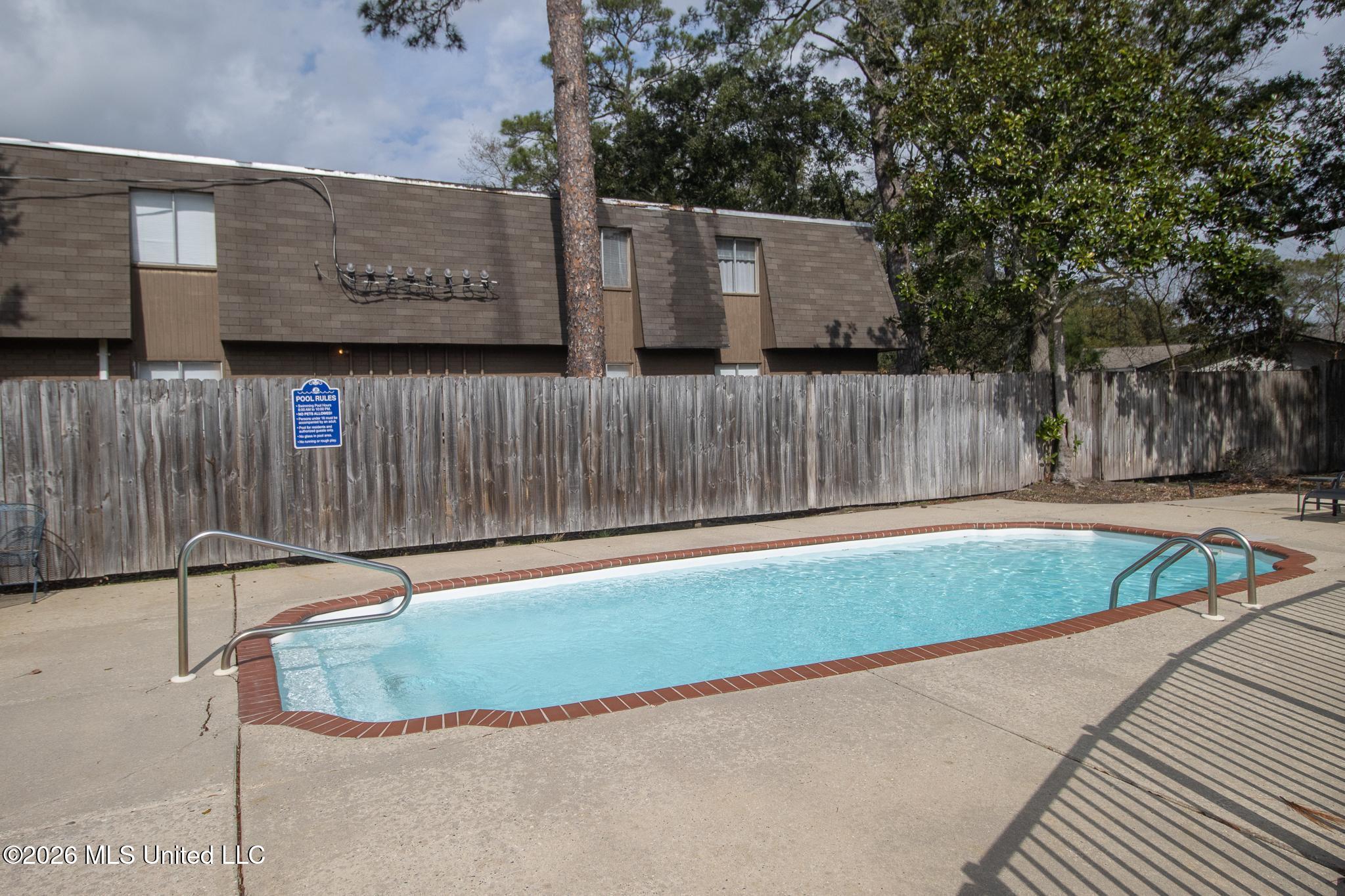 211 Armand Oaks Property Photo 8