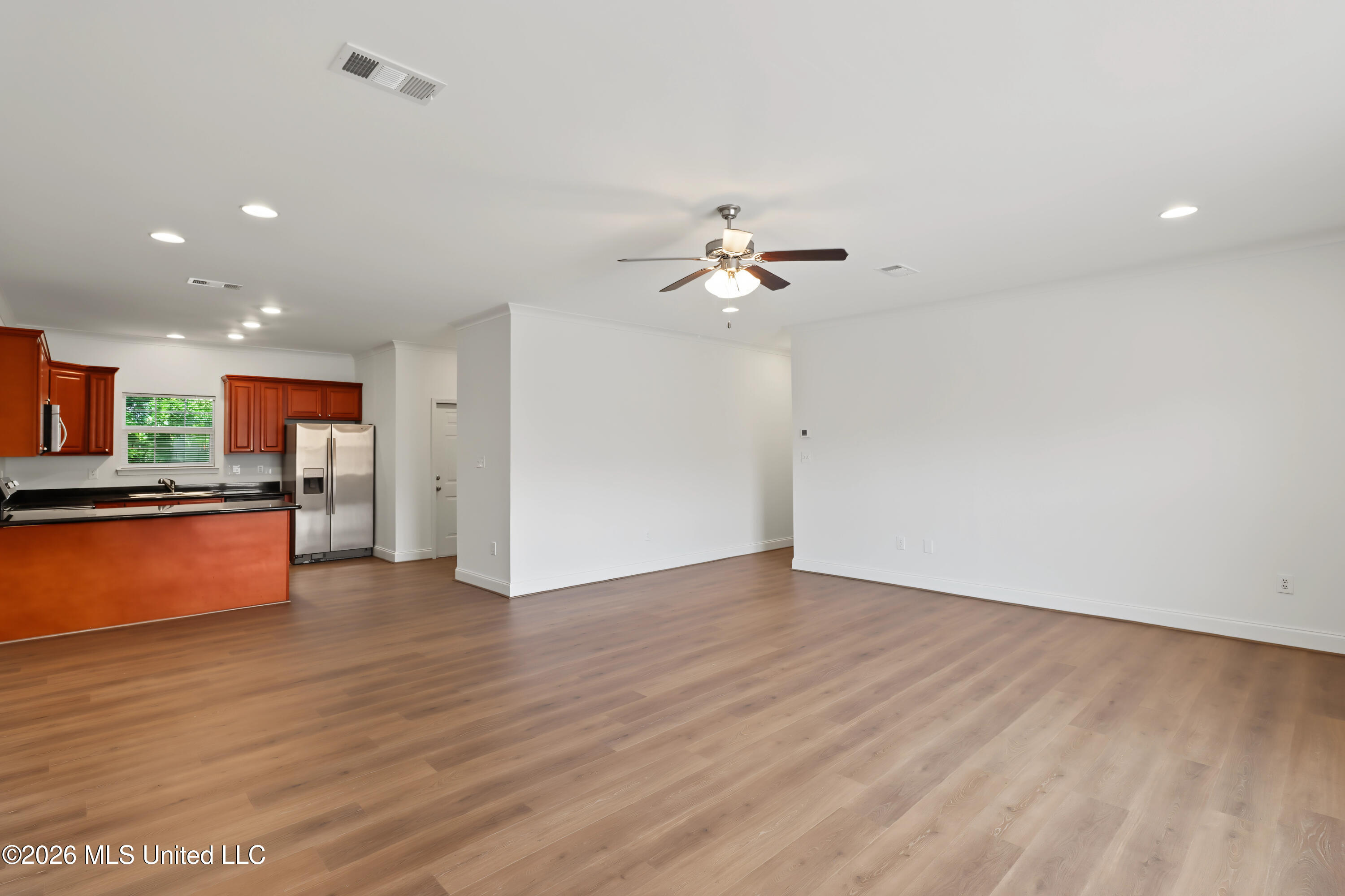 211 Armand Oaks Property Photo 9