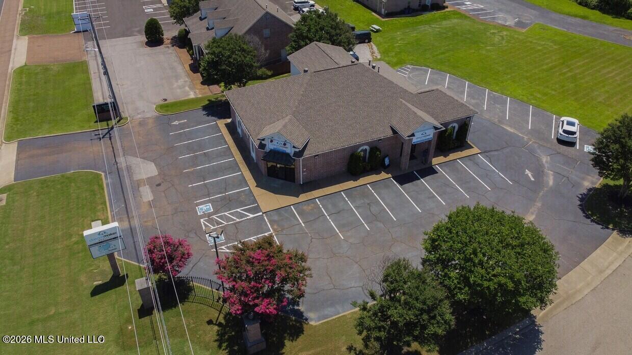 7253 Goodman Road Property Photo 1