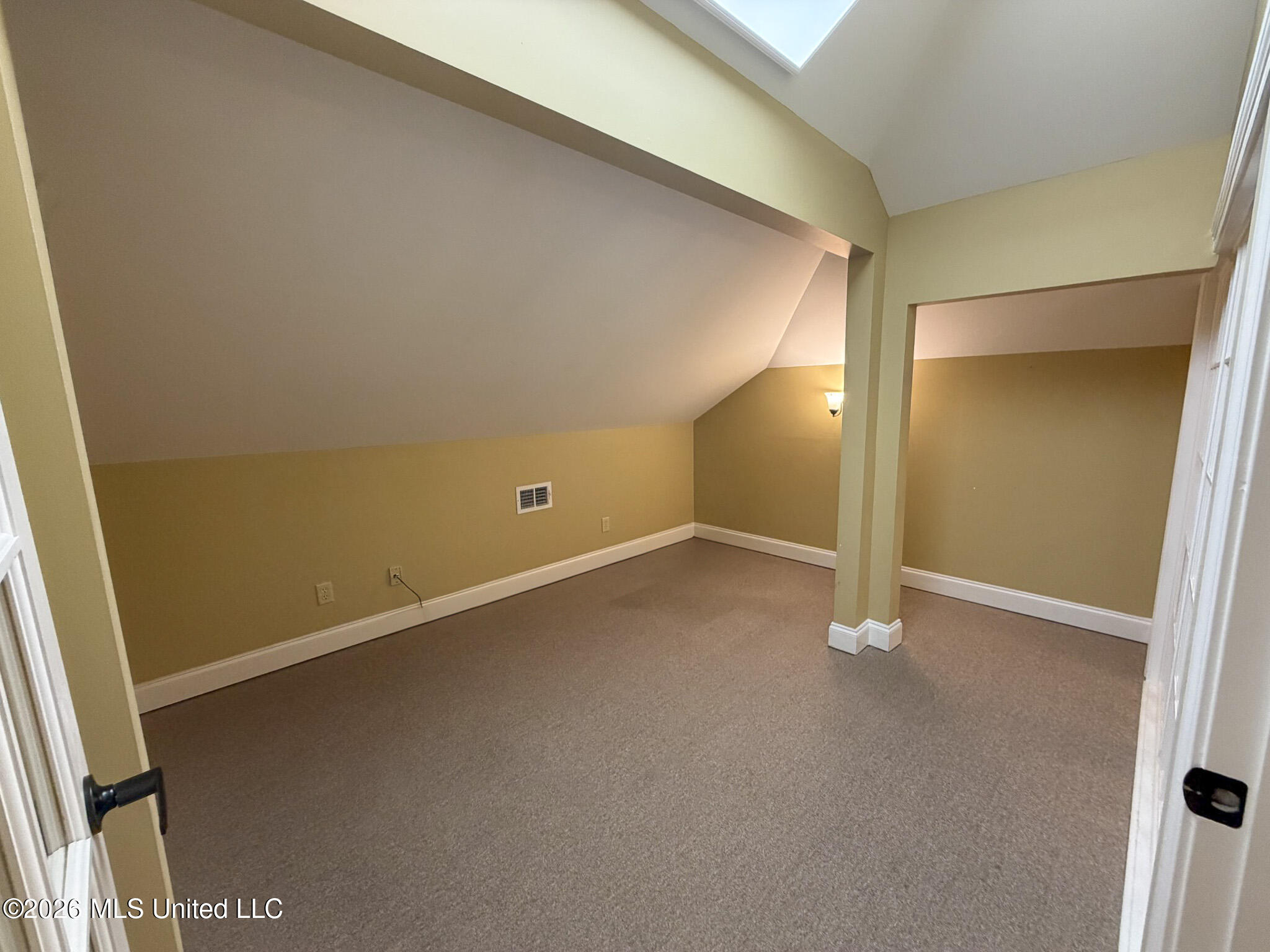 7253 Goodman Road Property Photo 19