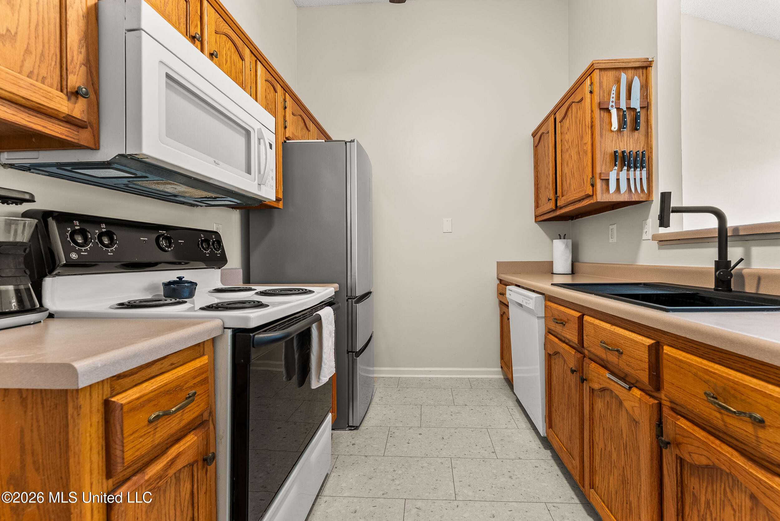 5321 Kalian Cove Property Photo 9