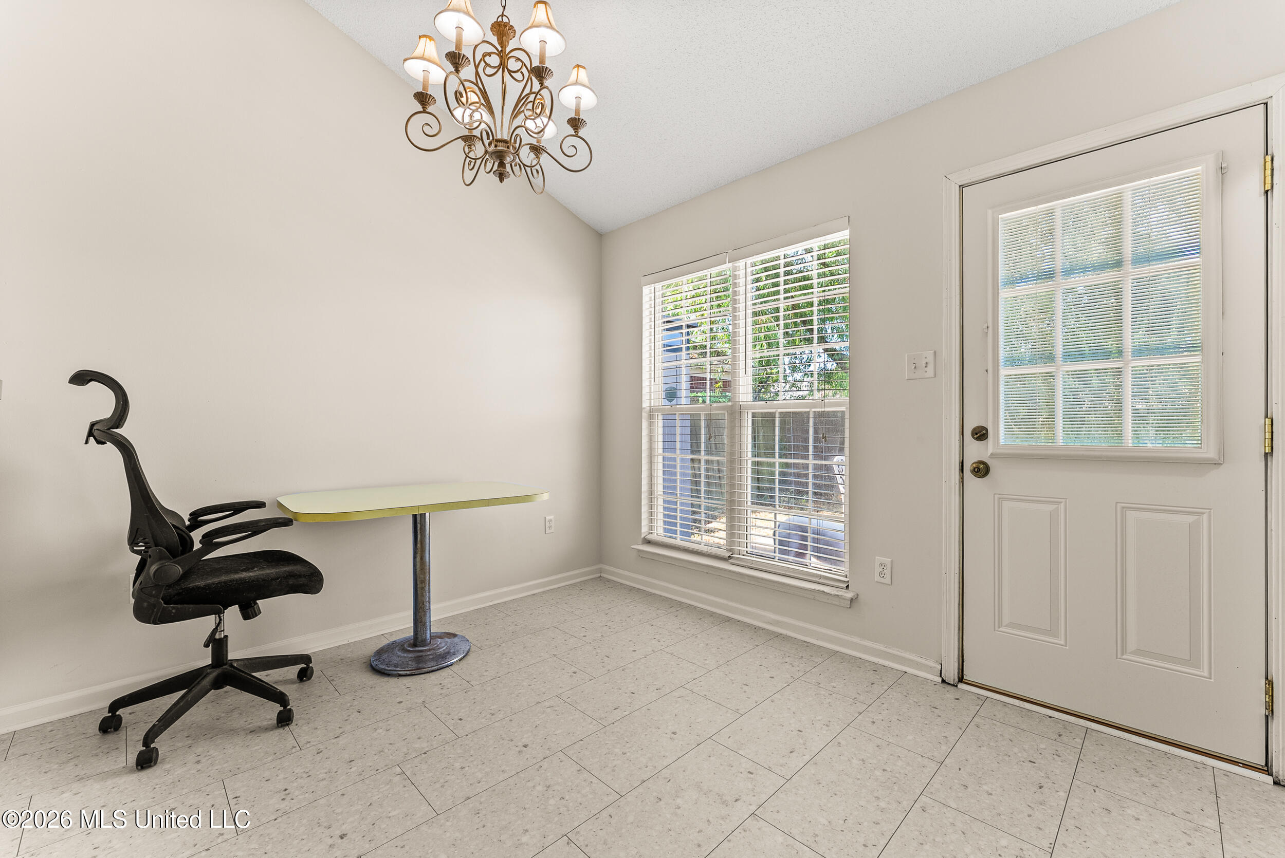 5321 Kalian Cove Property Photo 12