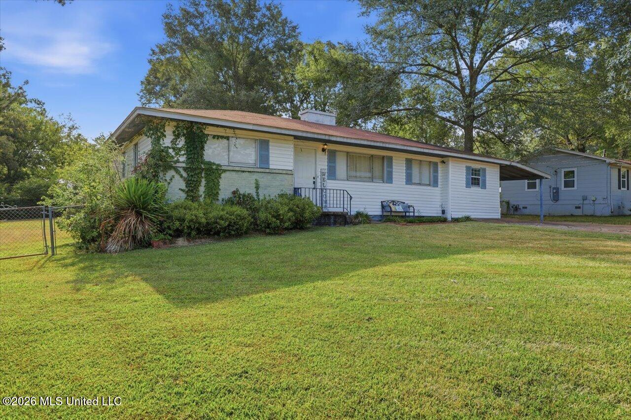 216 Pemberton Drive Property Photo 2