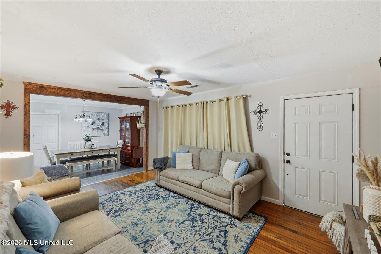 216 Pemberton Drive Property Photo 6