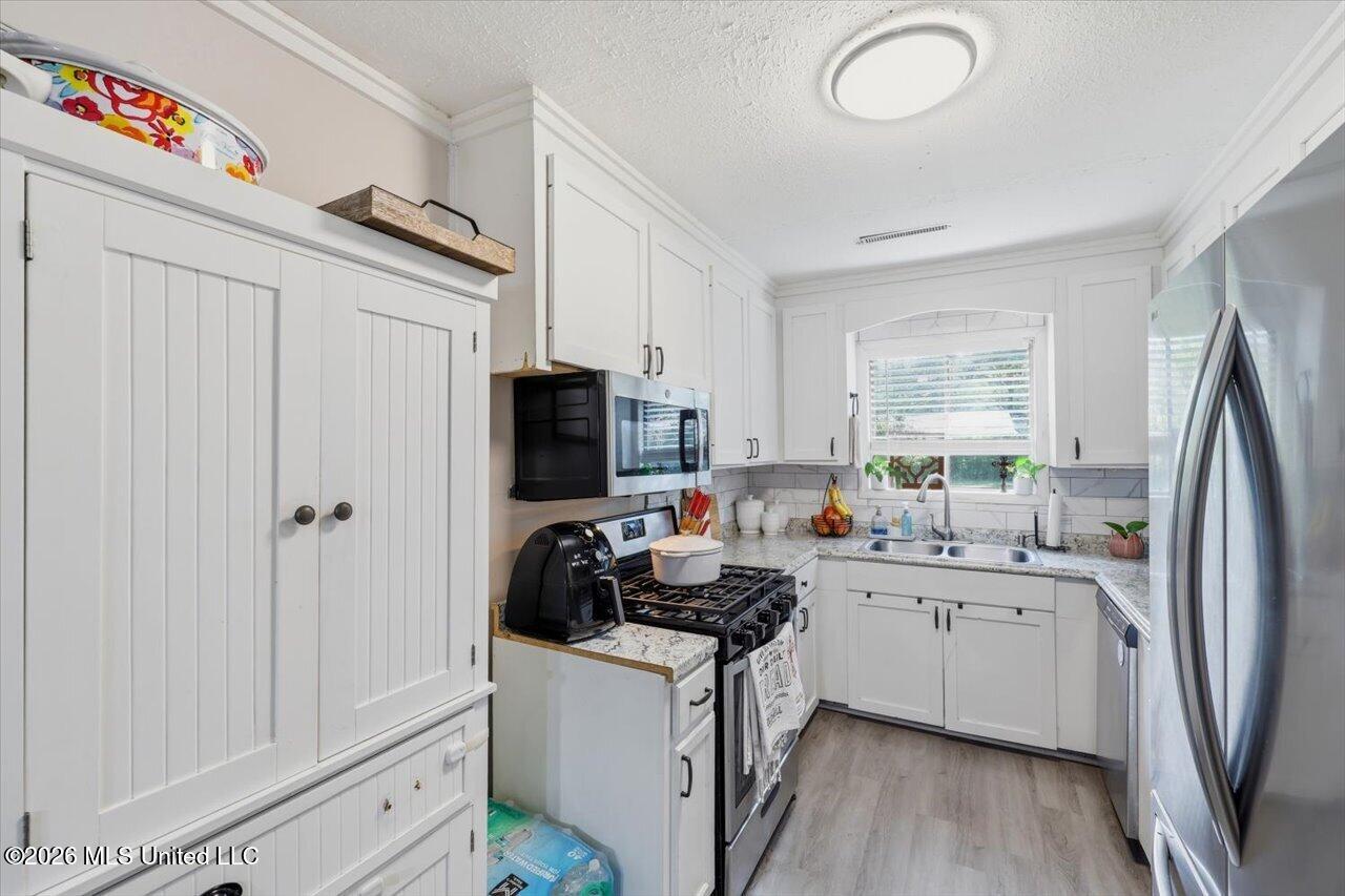 216 Pemberton Drive Property Photo 10