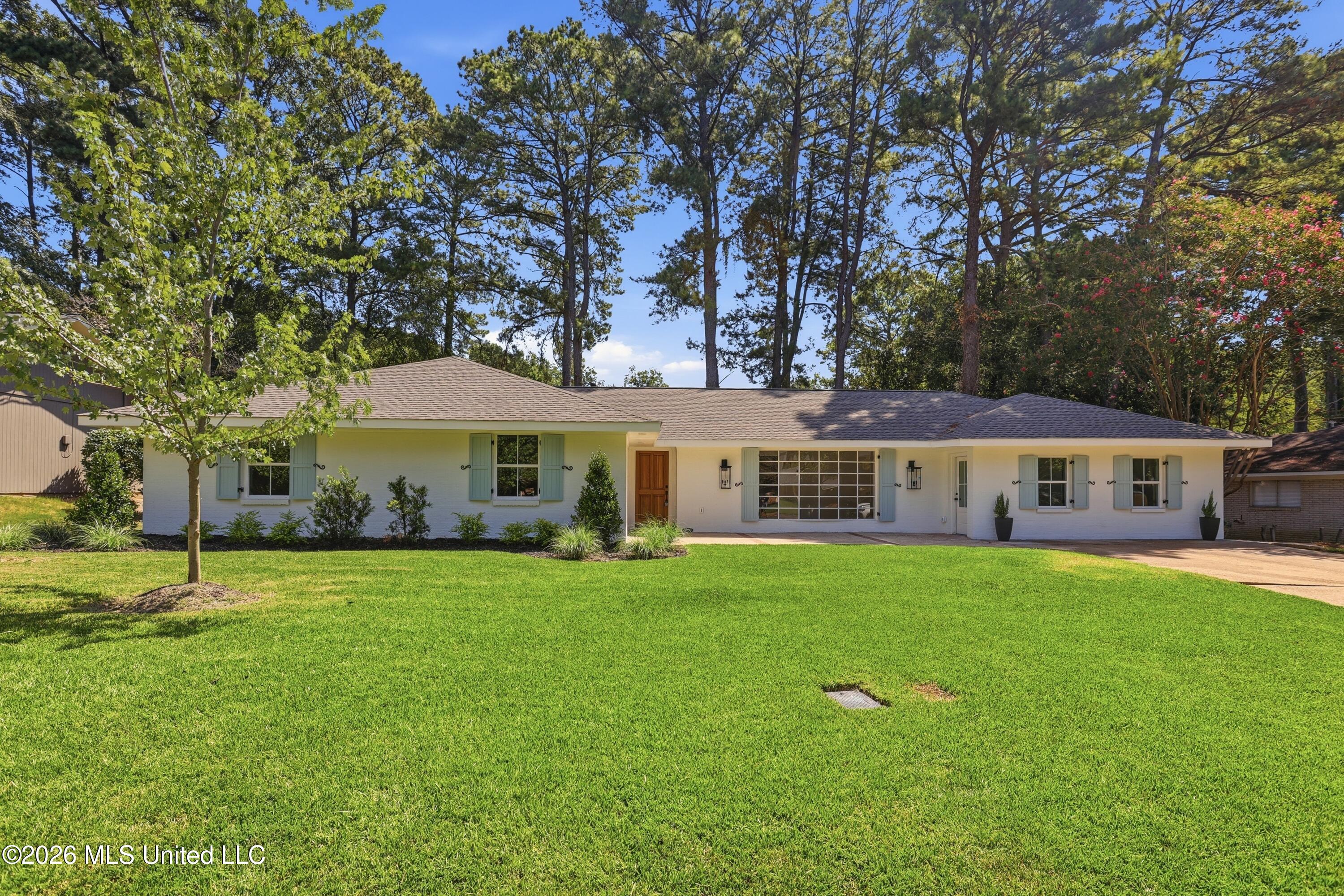 5326 Balmoral Drive Property Photo 1
