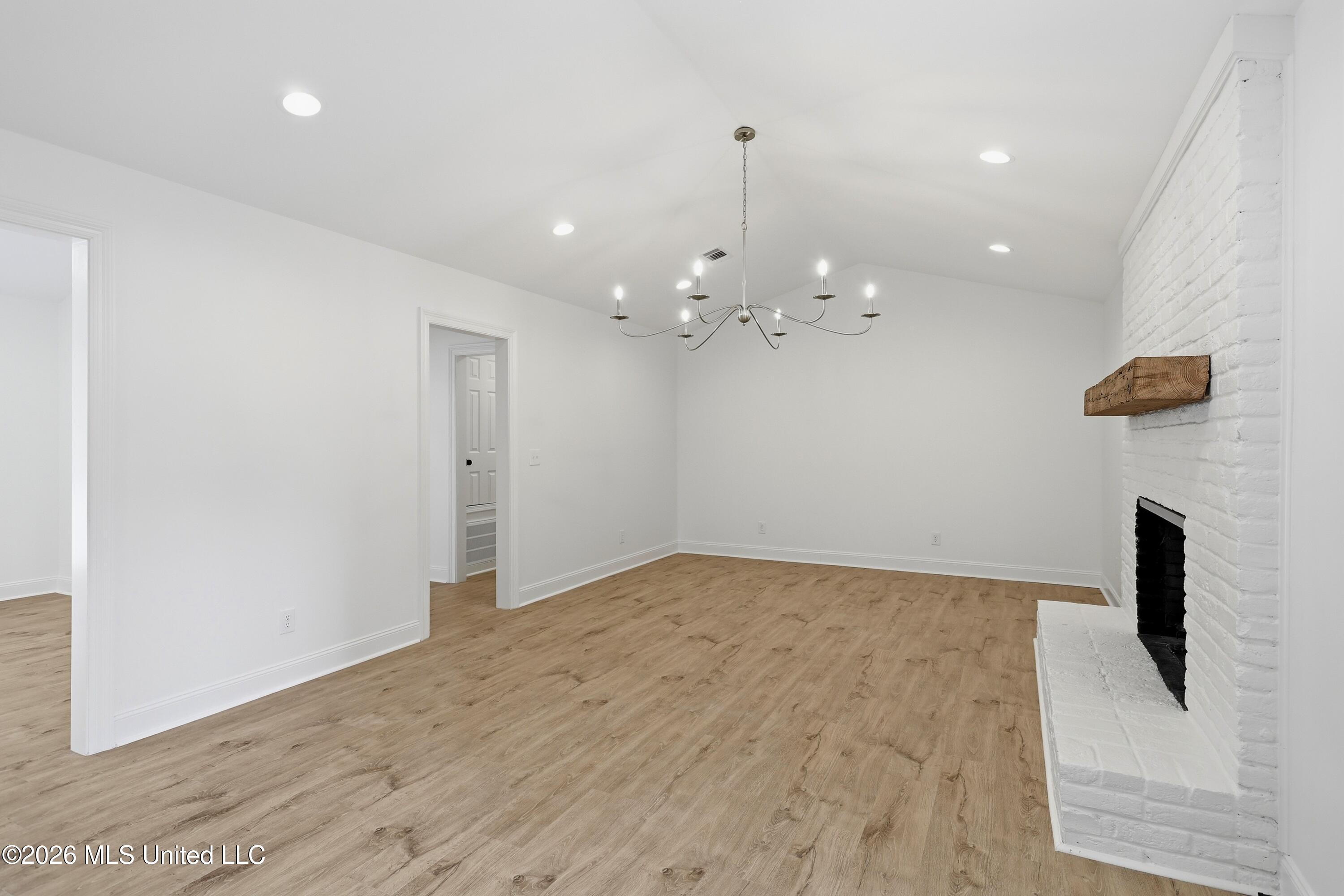 5326 Balmoral Drive Property Photo 4