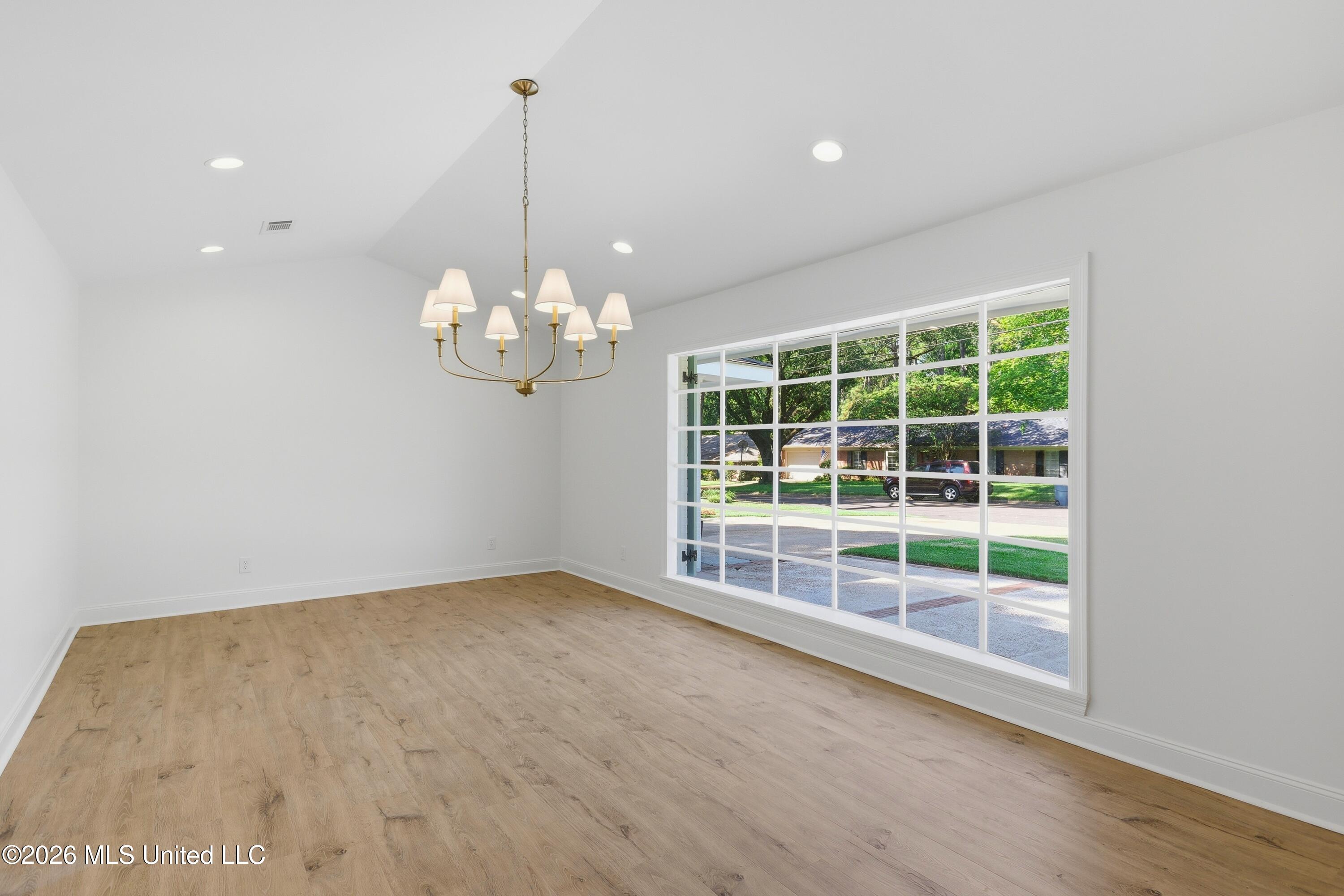 5326 Balmoral Drive Property Photo 11