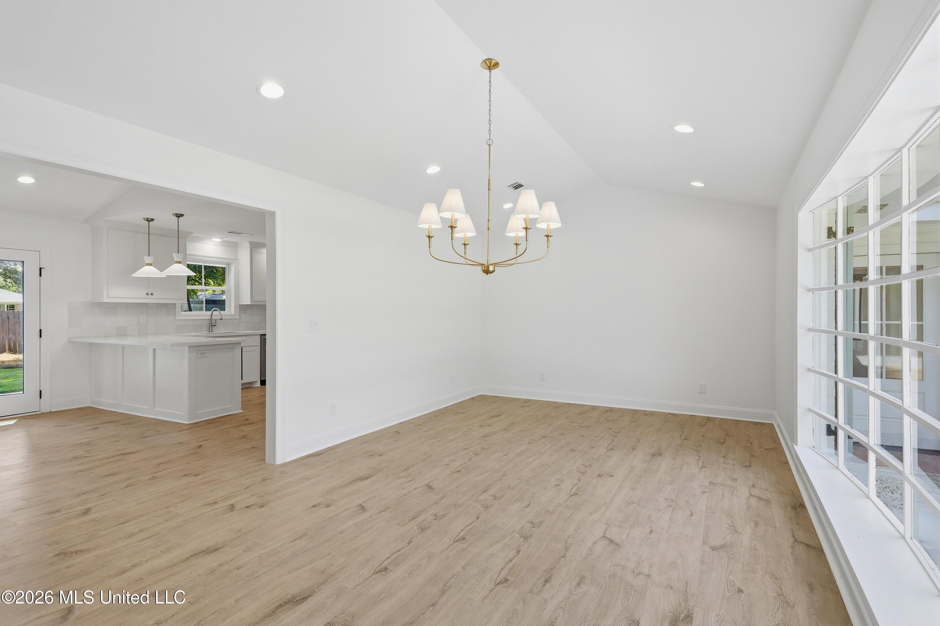 5326 Balmoral Drive Property Photo 12
