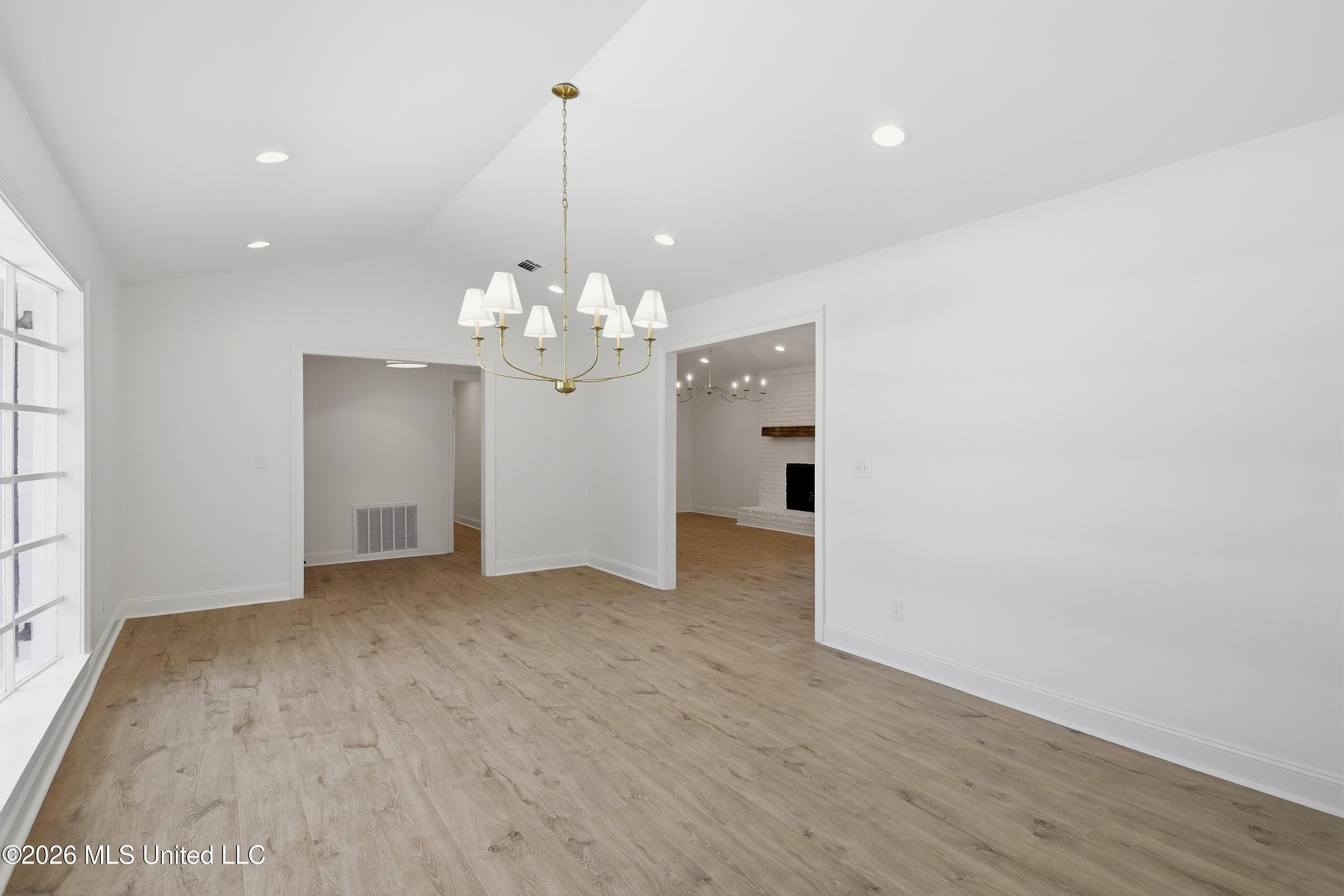 5326 Balmoral Drive Property Photo 13