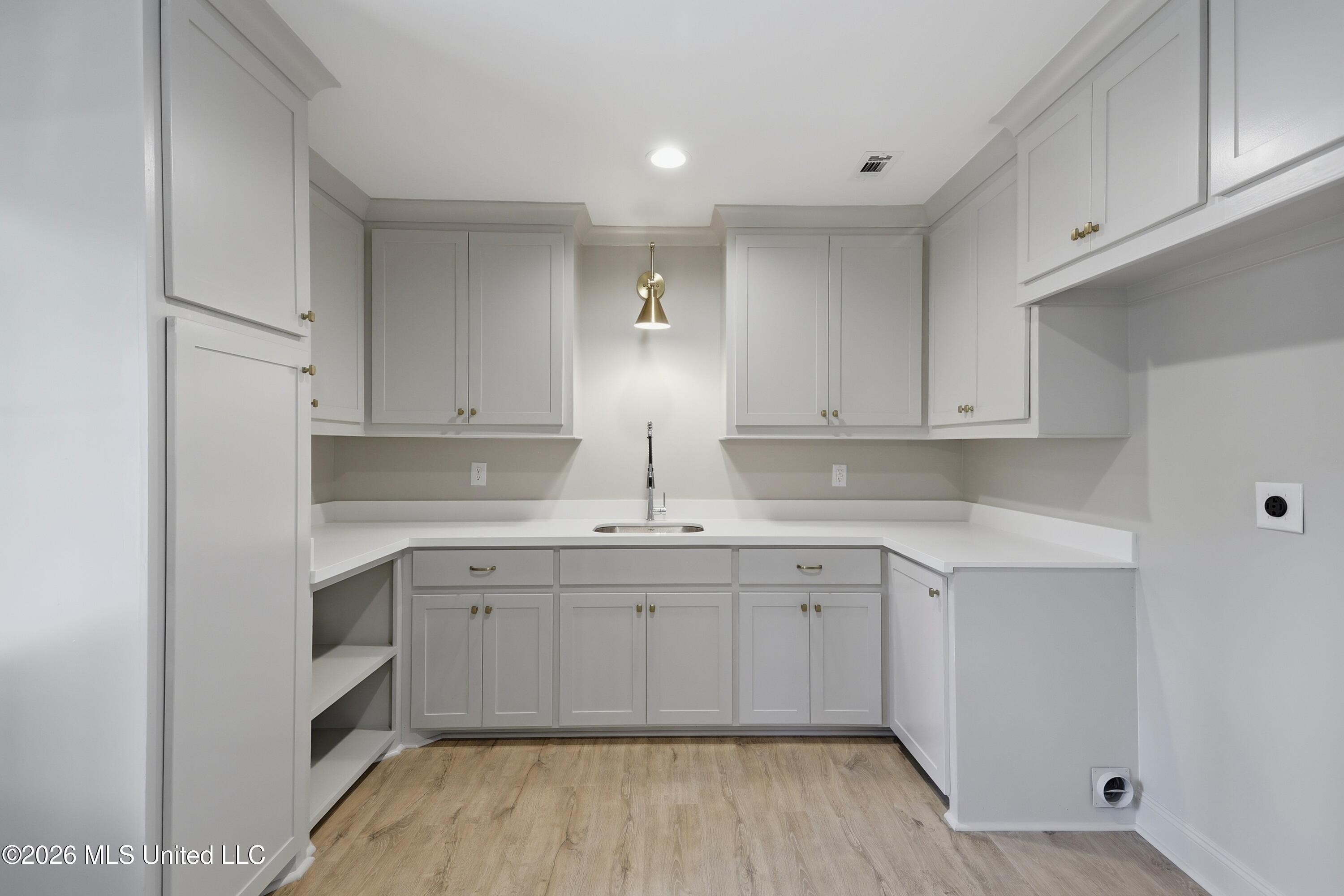 5326 Balmoral Drive Property Photo 15