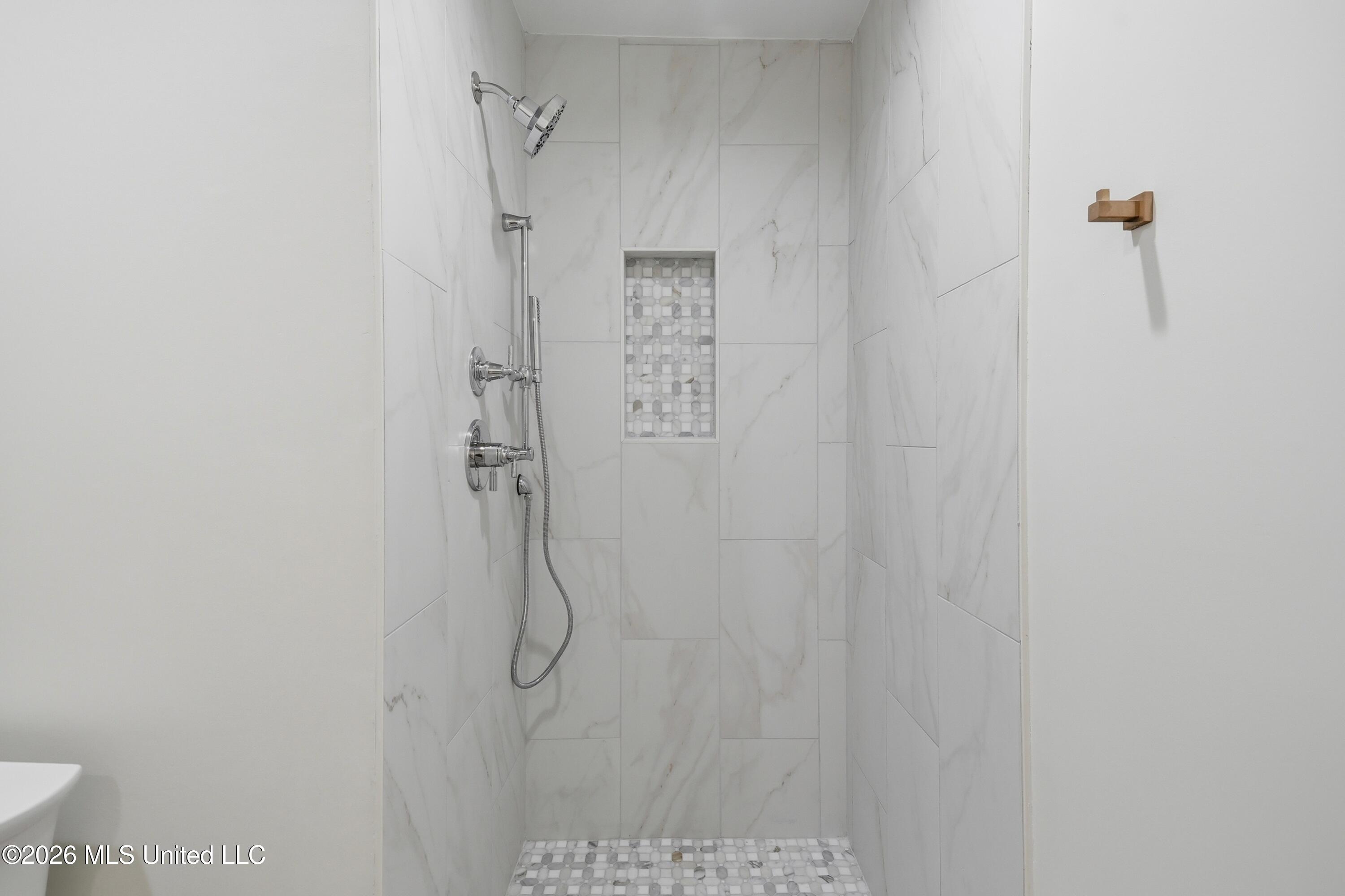 5326 Balmoral Drive Property Photo 30