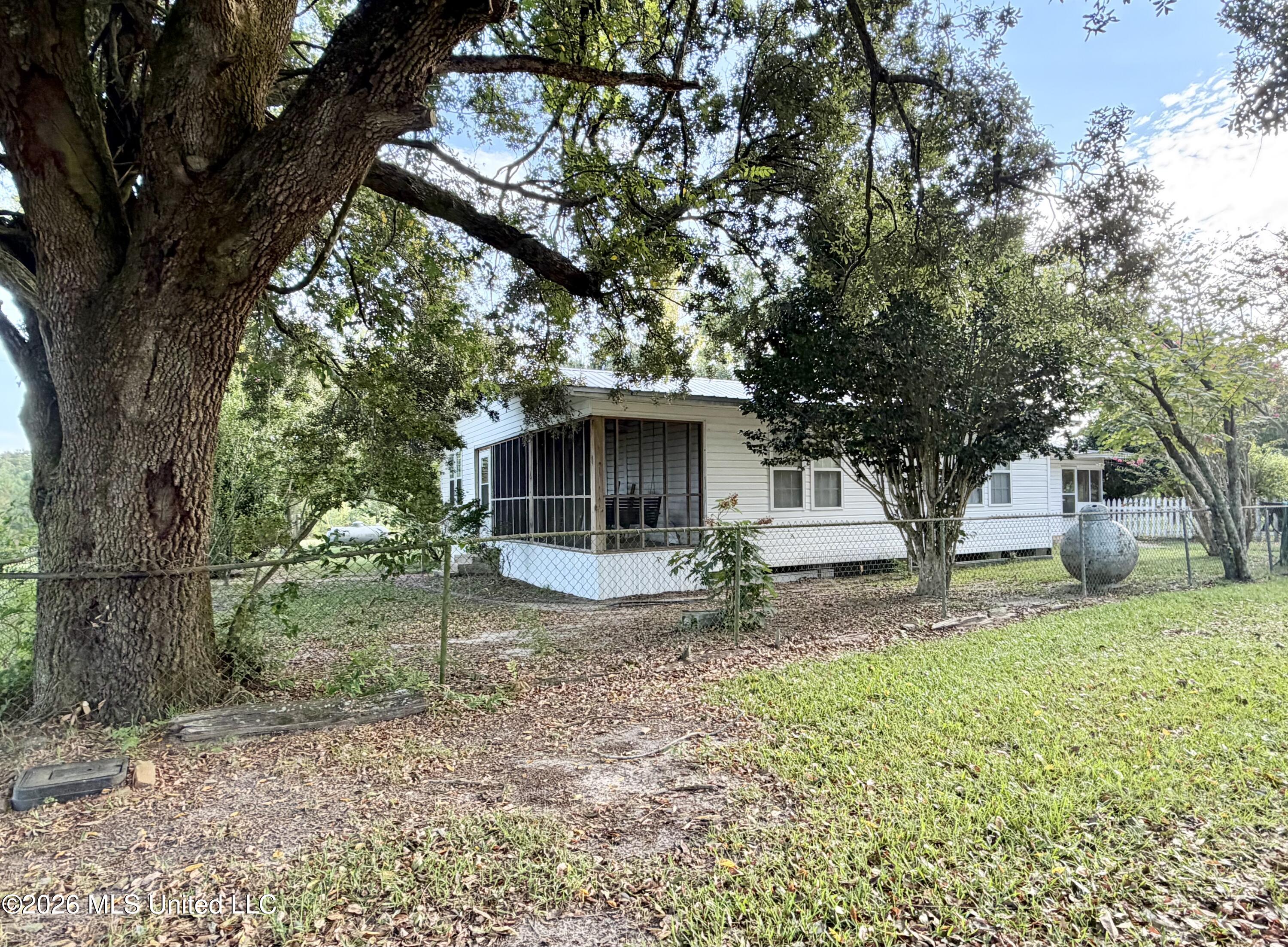 8488 Neely Avera Road Property Photo 3