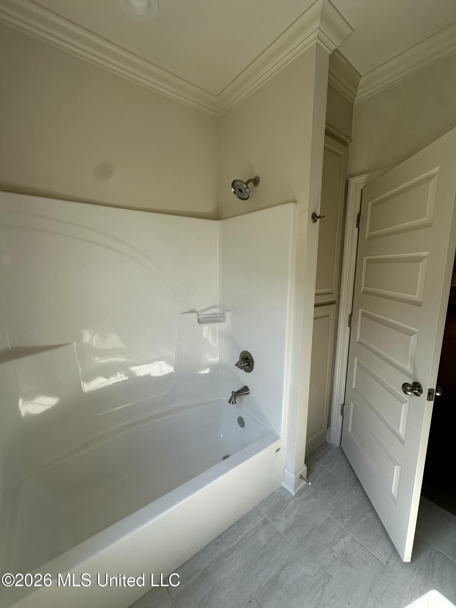 416 Old Maple Cove Property Photo 6