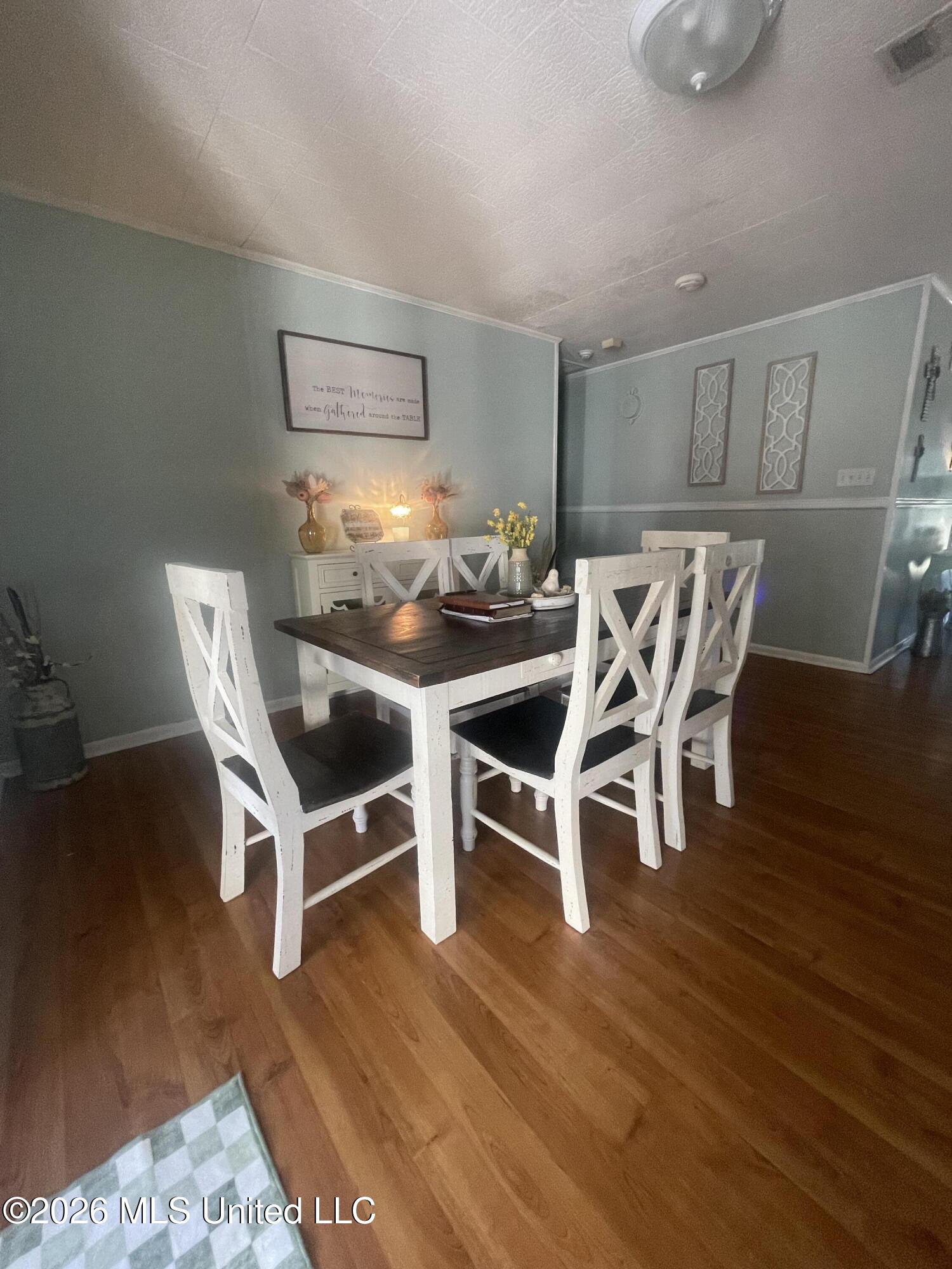 708 Nw Zetus Road Property Photo 5
