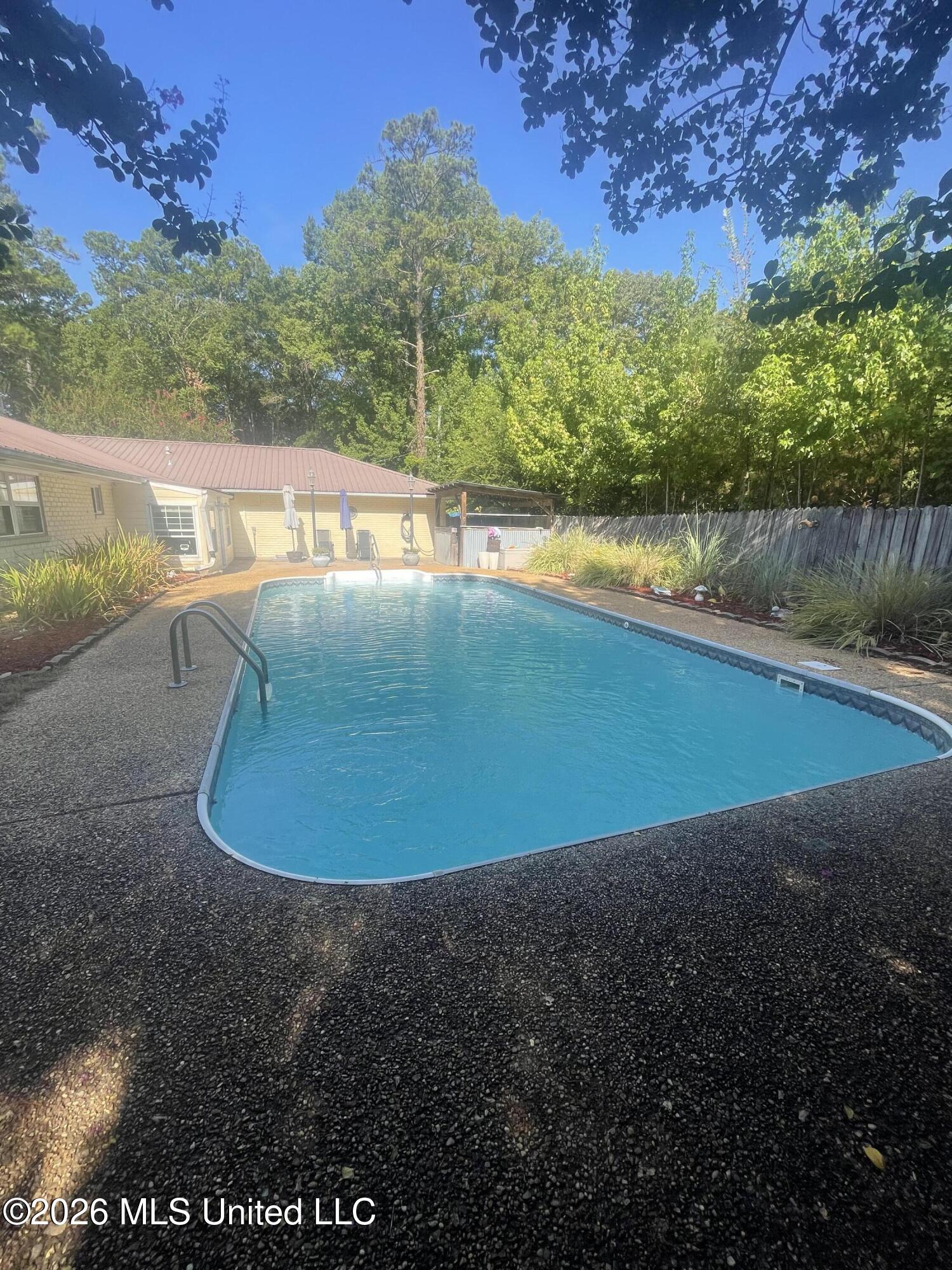 708 Nw Zetus Road Property Photo 14