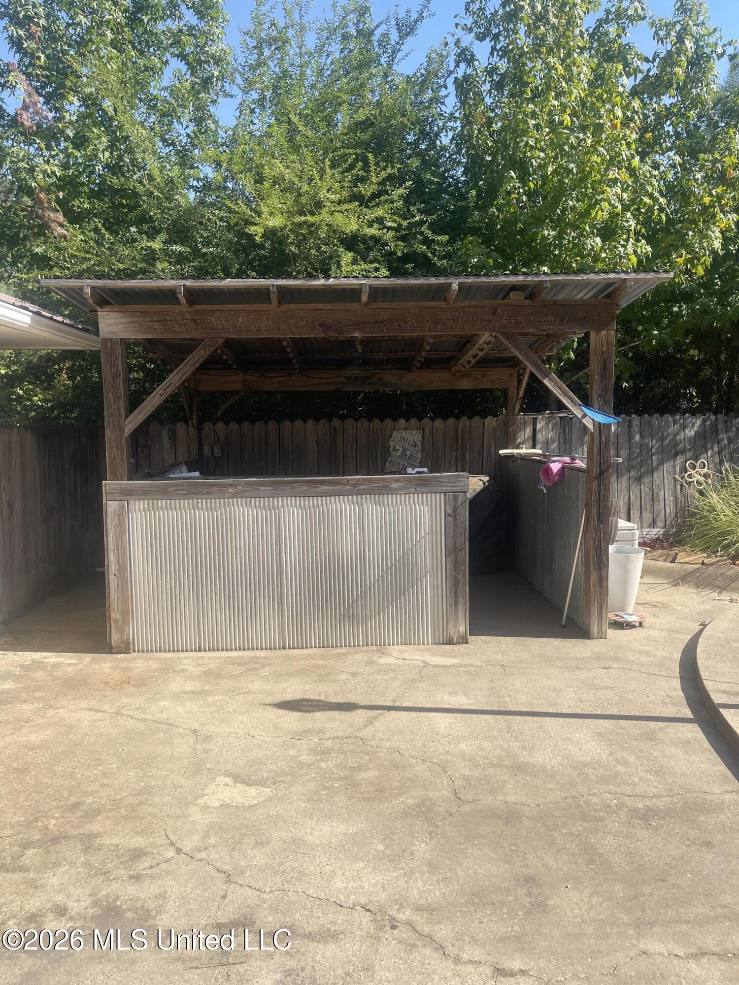 708 Nw Zetus Road Property Photo 15