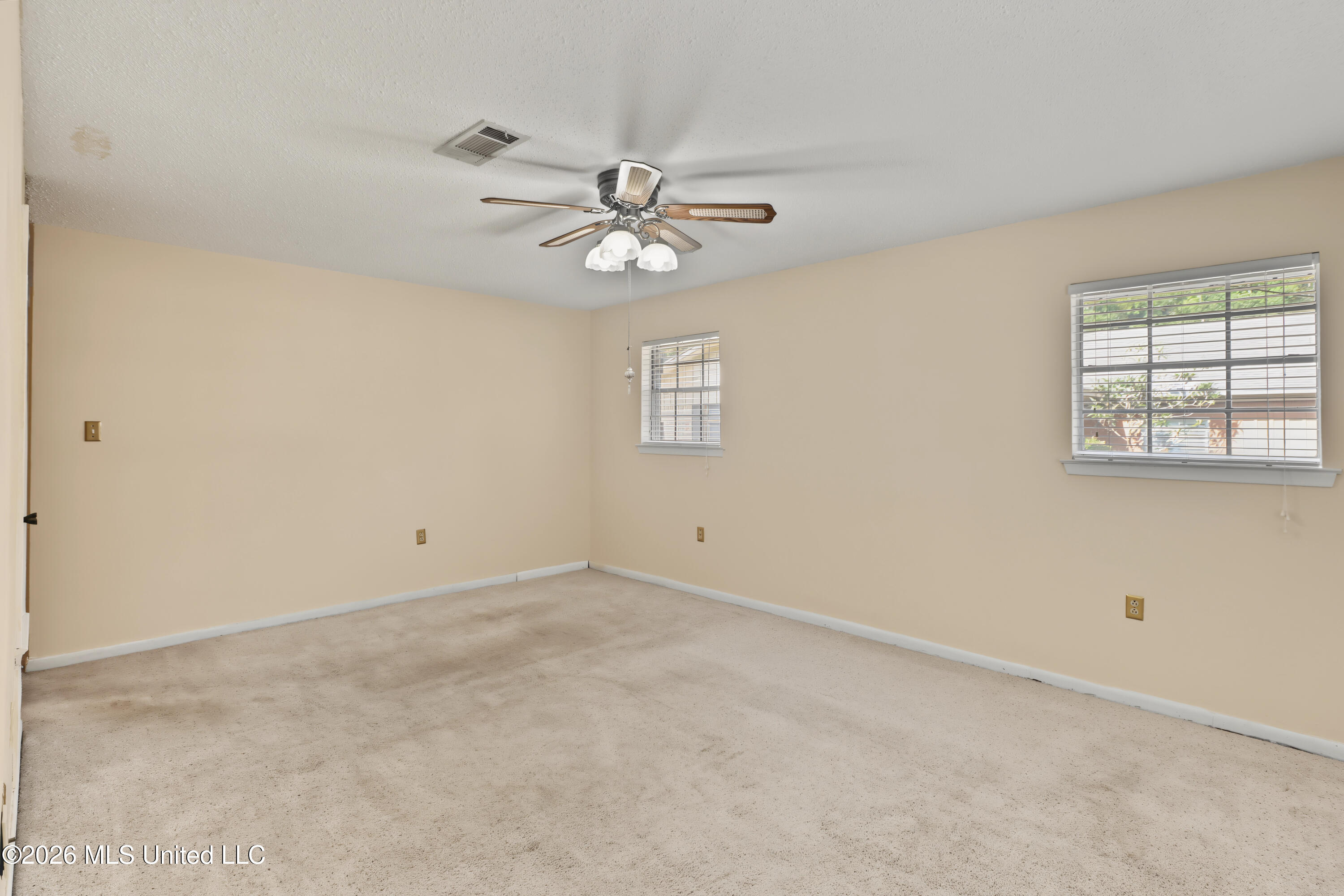 914 Latil Street Property Photo 6