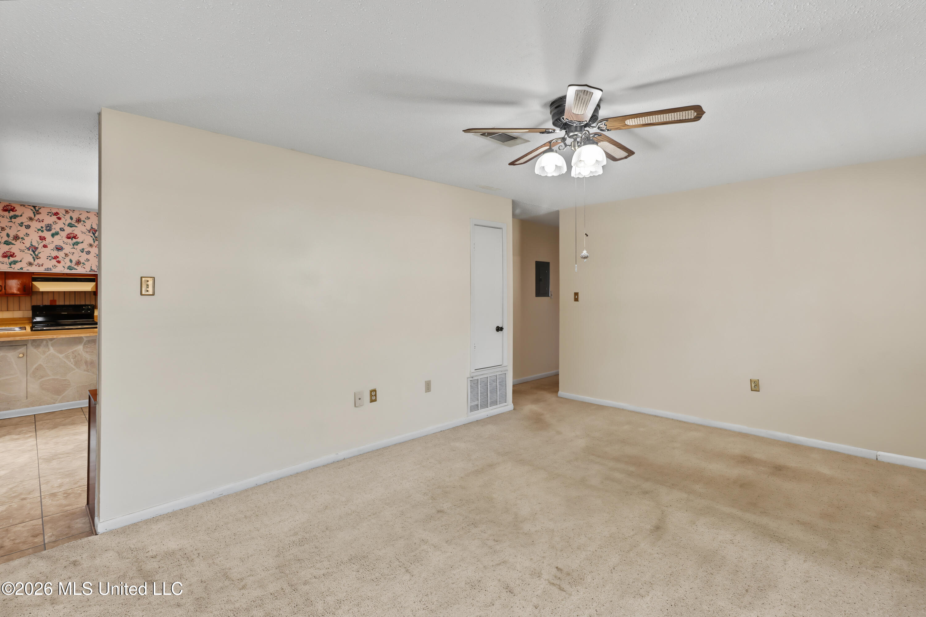 914 Latil Street Property Photo 7