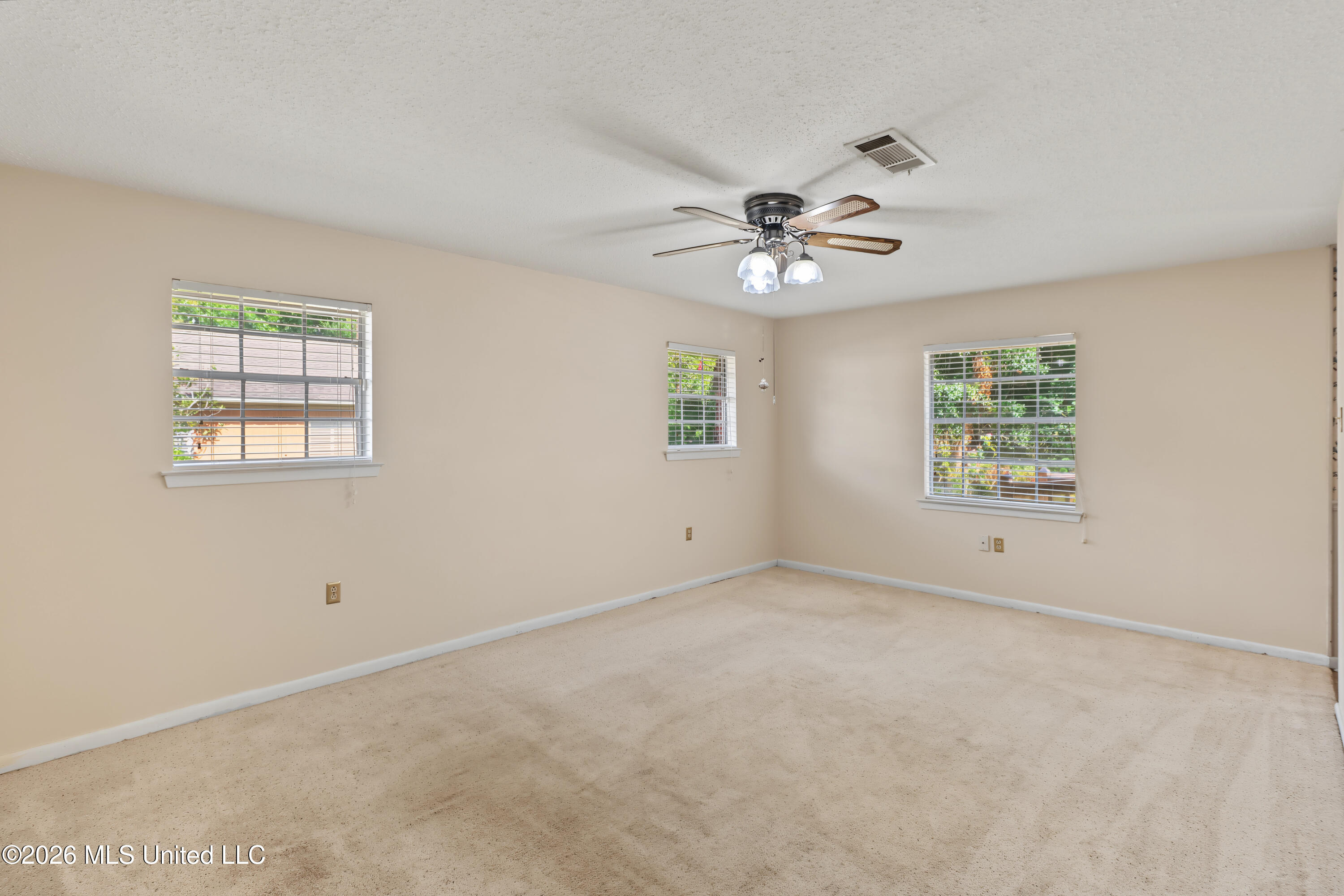 914 Latil Street Property Photo 10