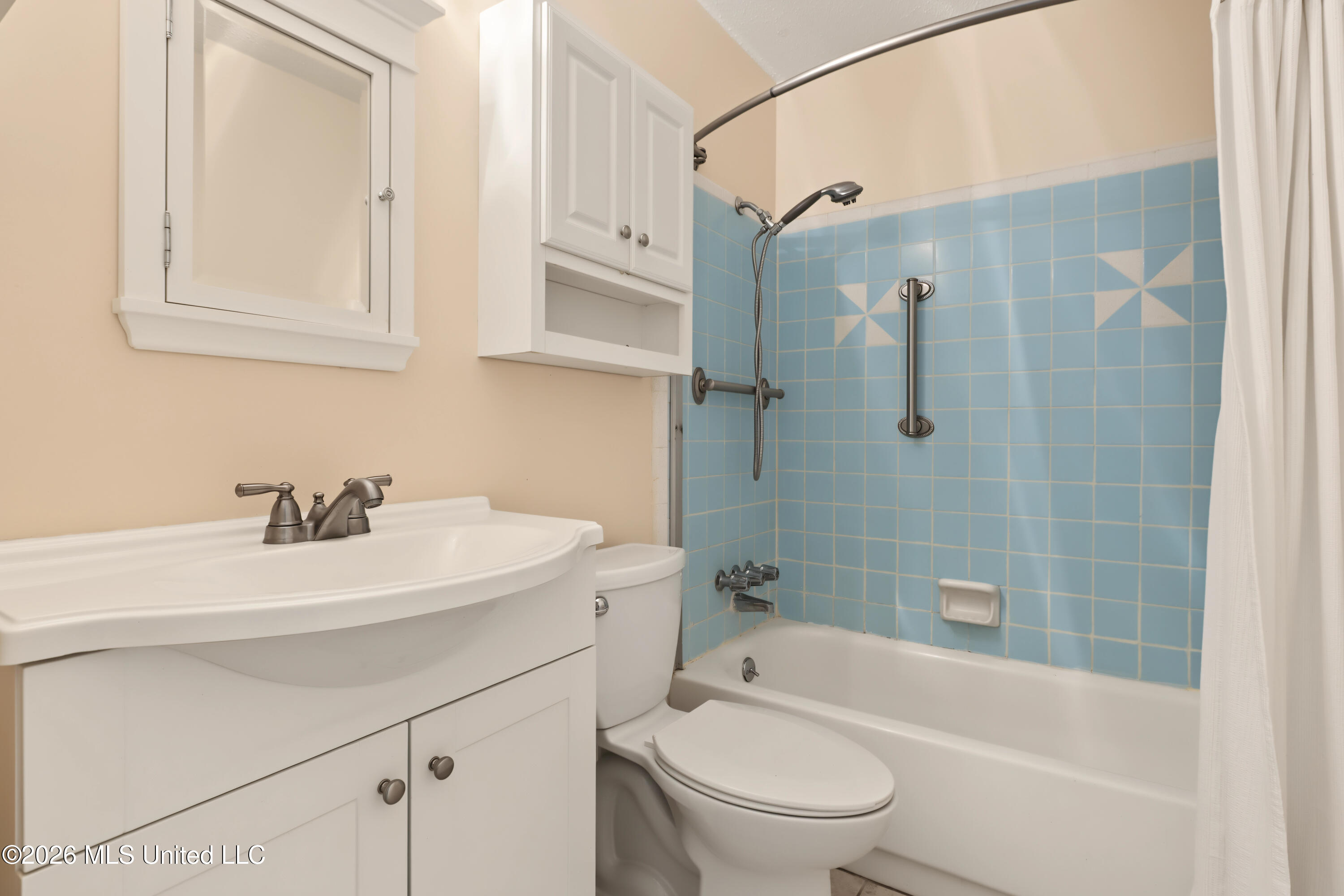 914 Latil Street Property Photo 11