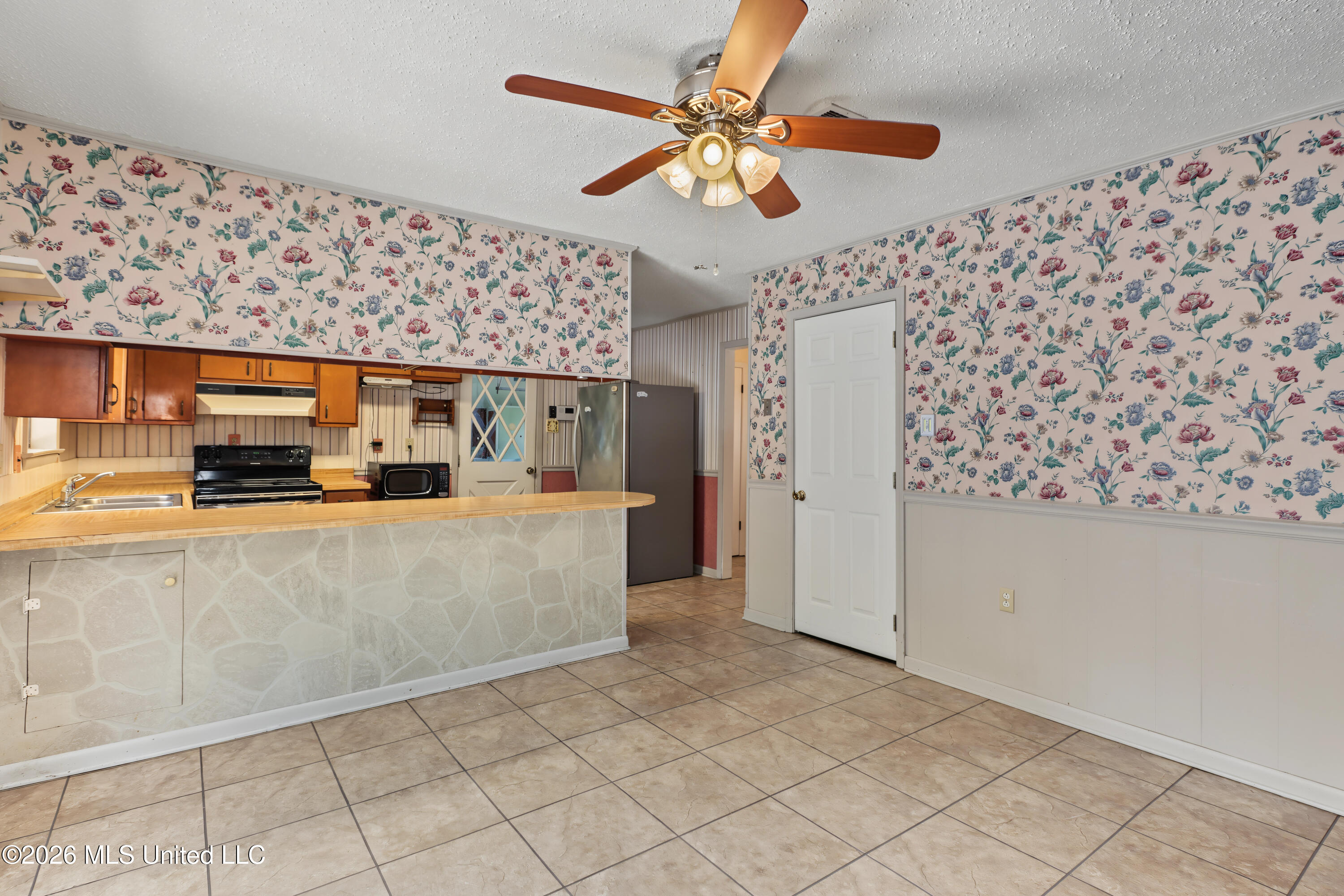 914 Latil Street Property Photo 12