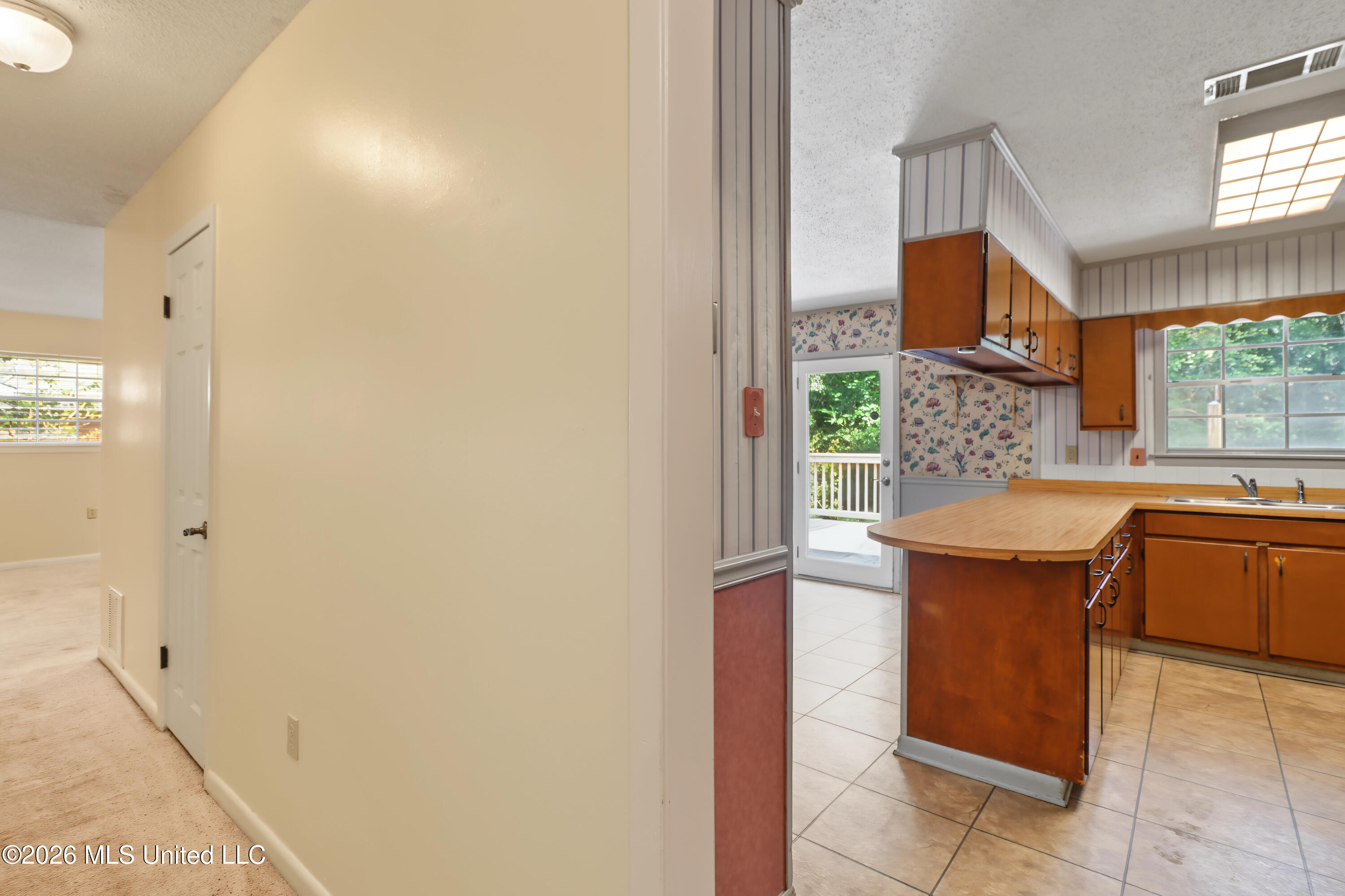 914 Latil Street Property Photo 13