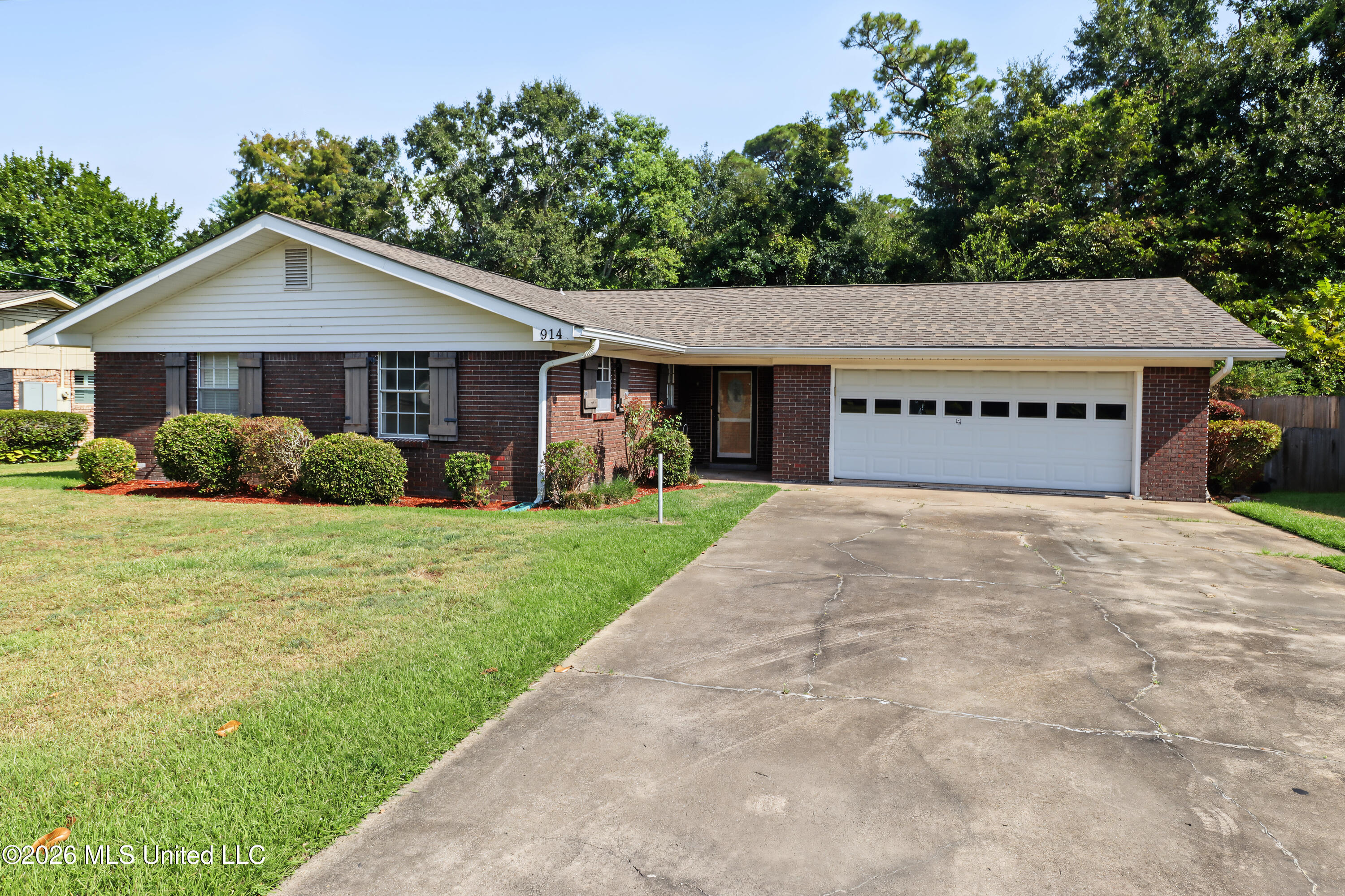 914 Latil Street Property Photo 29