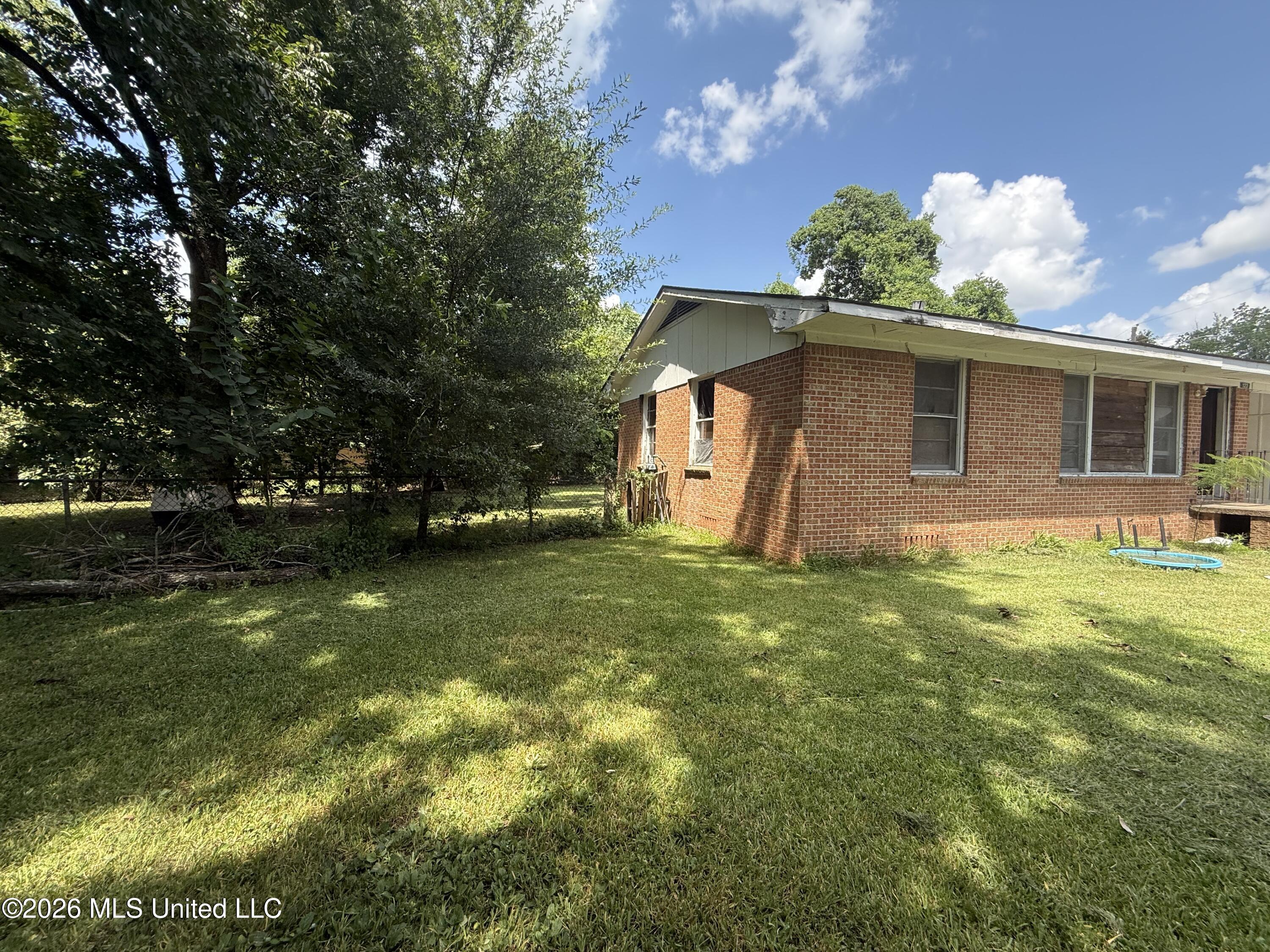 123 Apple Property Photo 2
