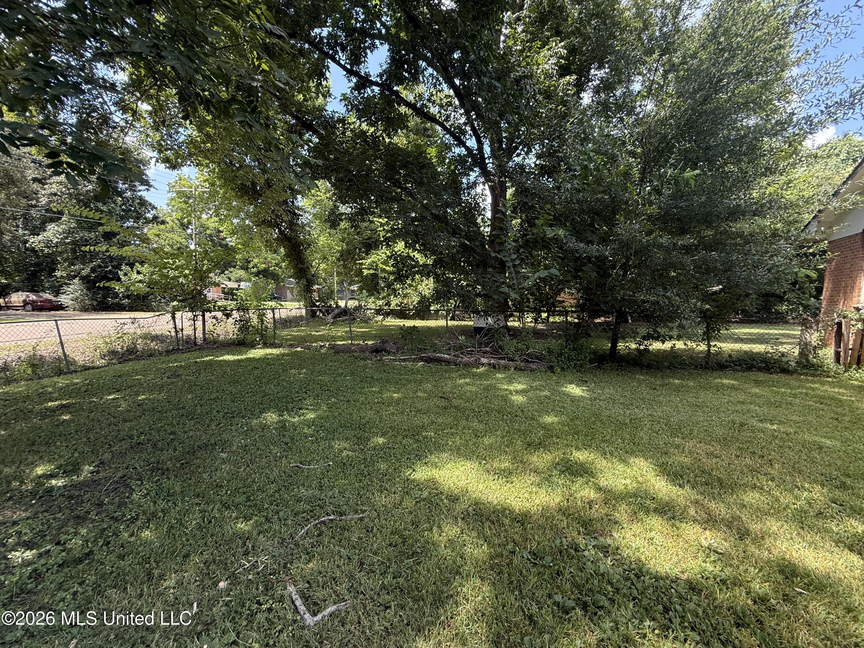 123 Apple Property Photo 3