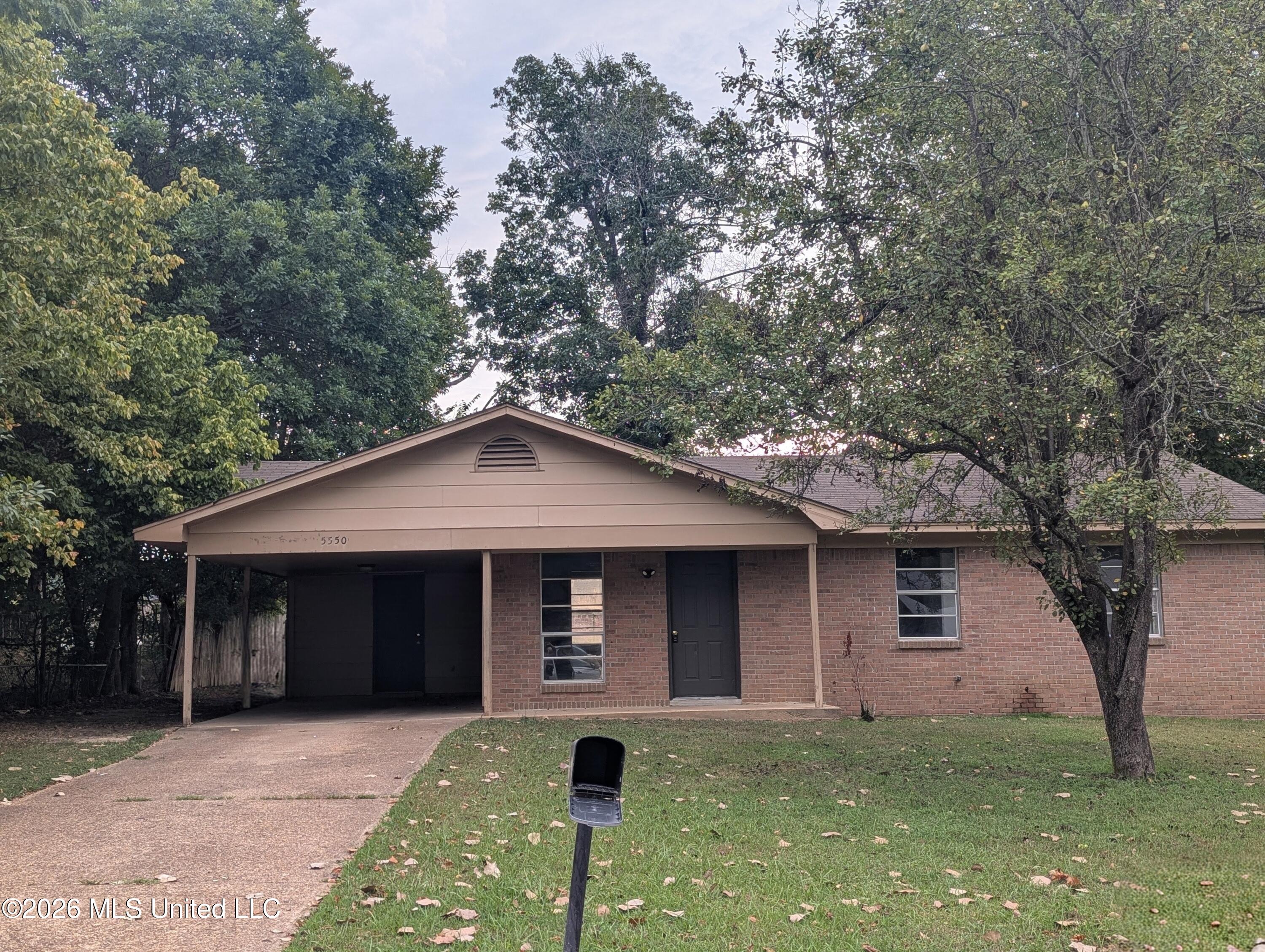 5550 Winterwood Drive Property Photo 1
