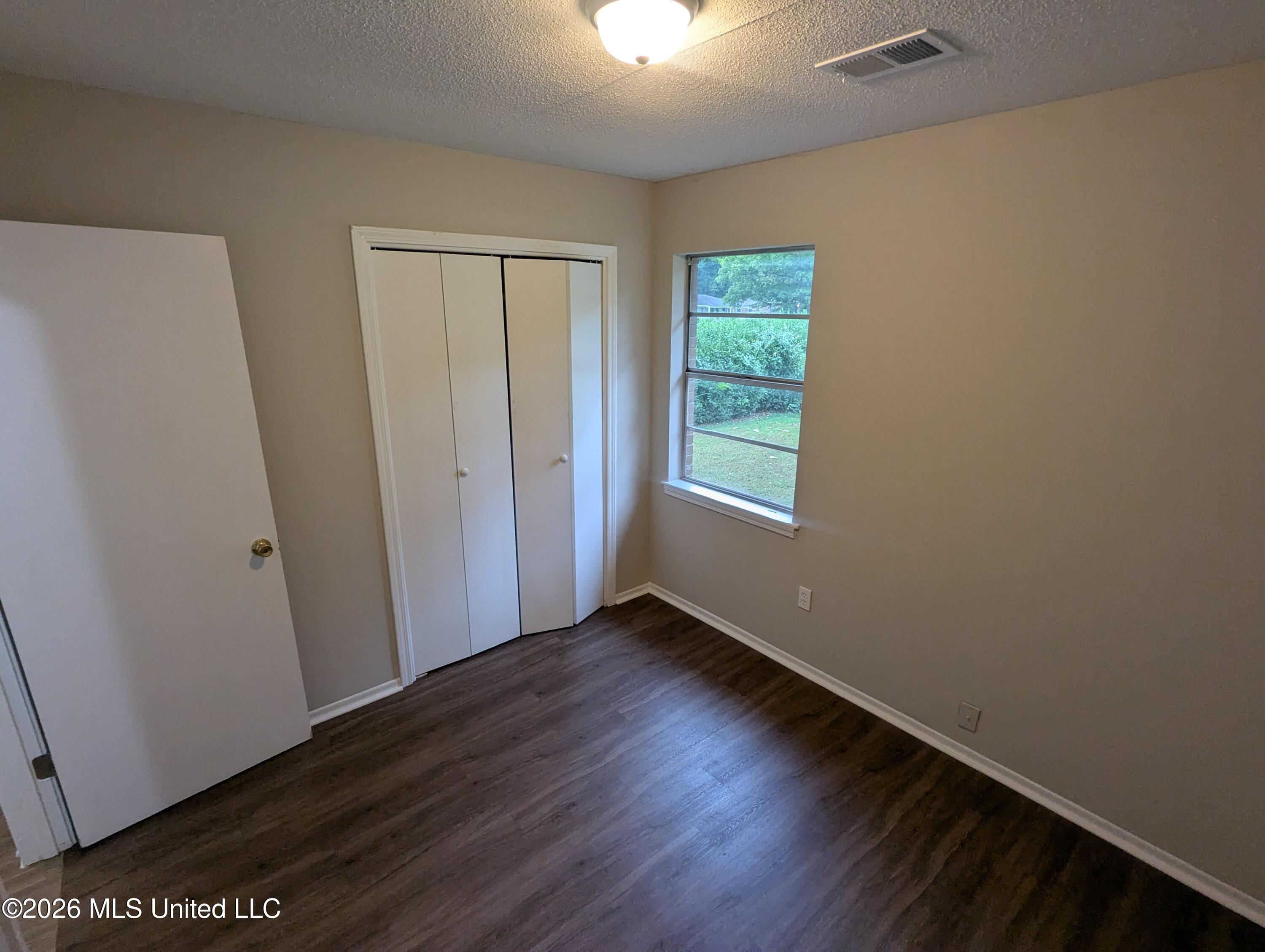 5550 Winterwood Drive Property Photo 7