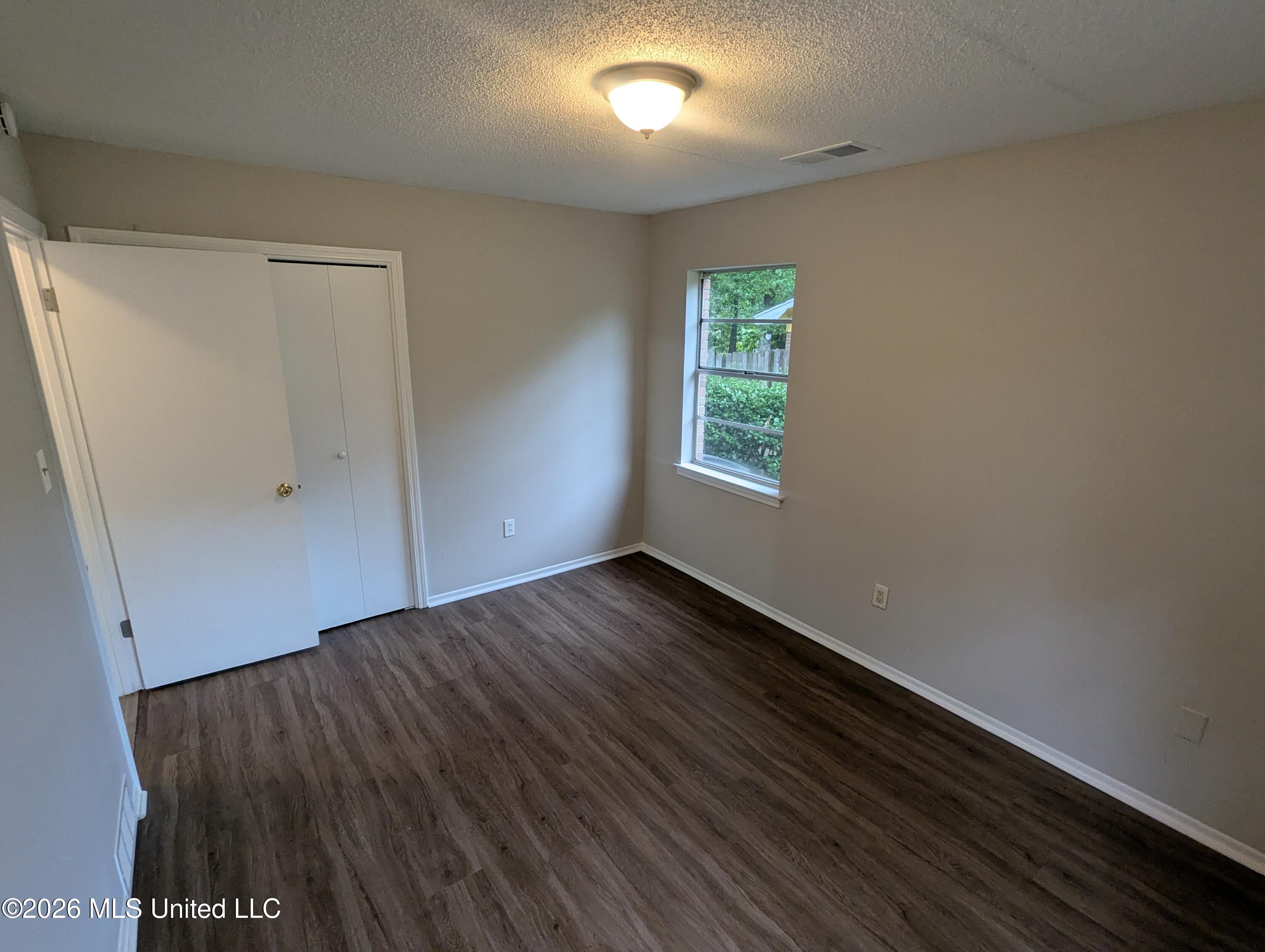 5550 Winterwood Drive Property Photo 8