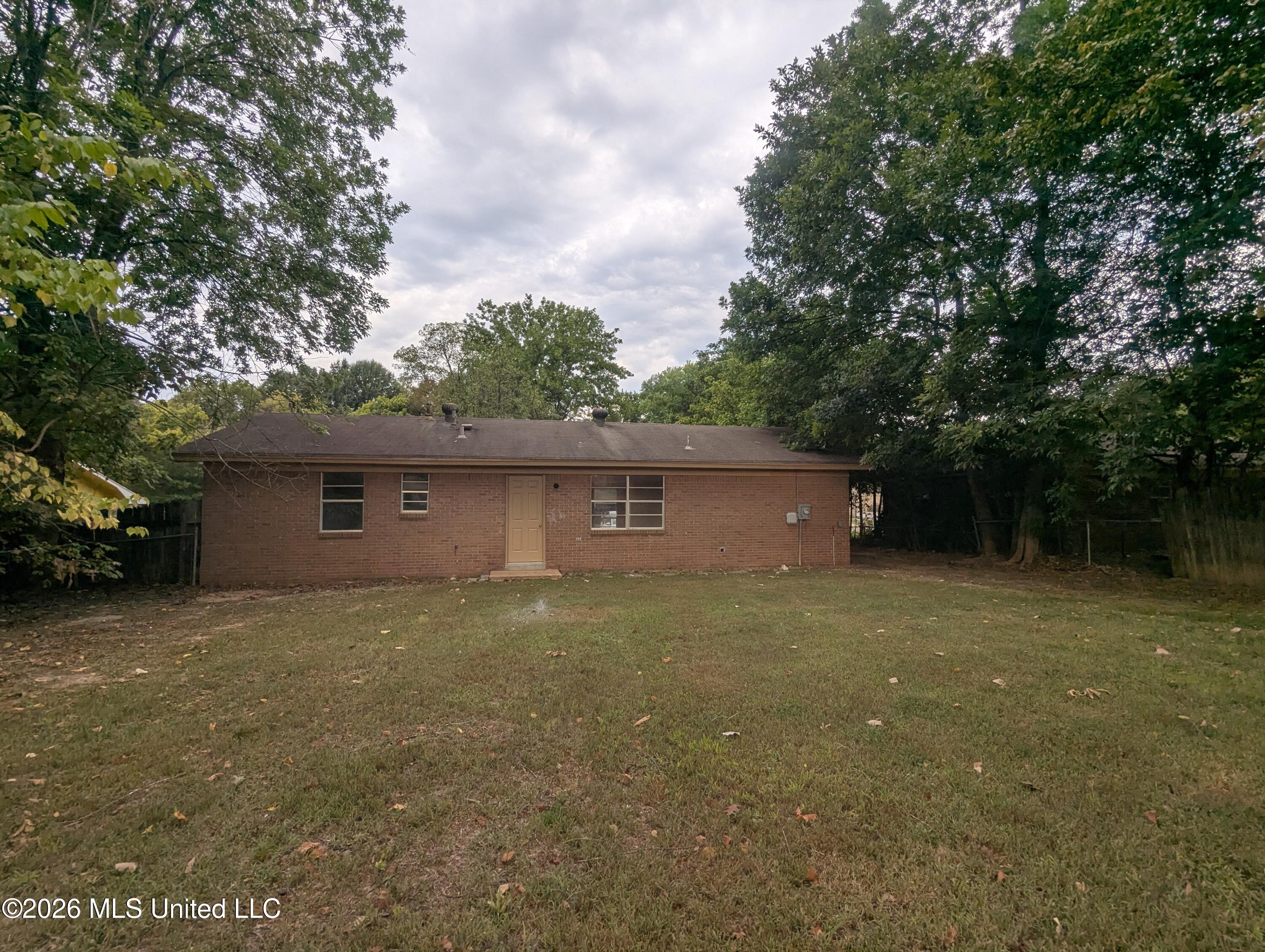 5550 Winterwood Drive Property Photo 11