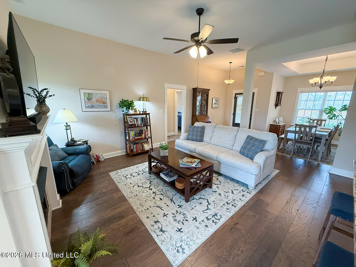 689 Holiday Cove Property Photo 3