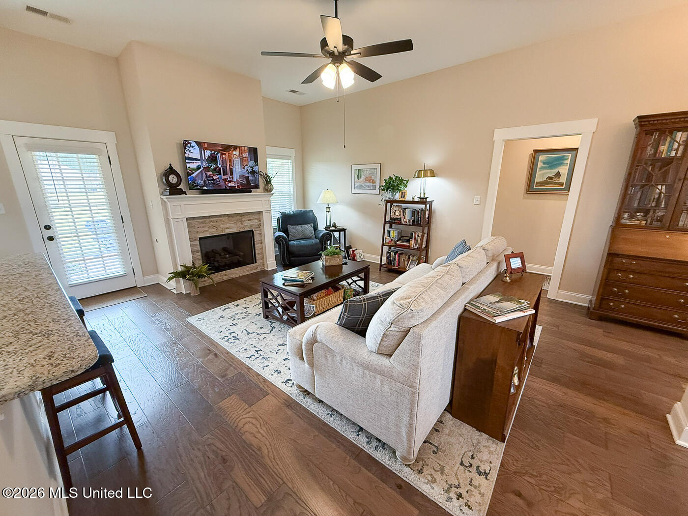 689 Holiday Cove Property Photo 5