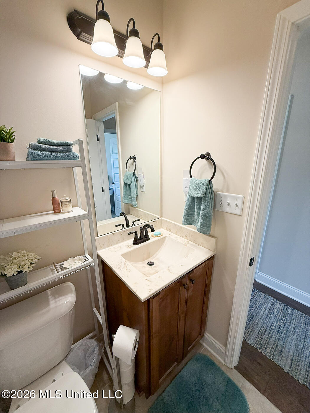 689 Holiday Cove Property Photo 32