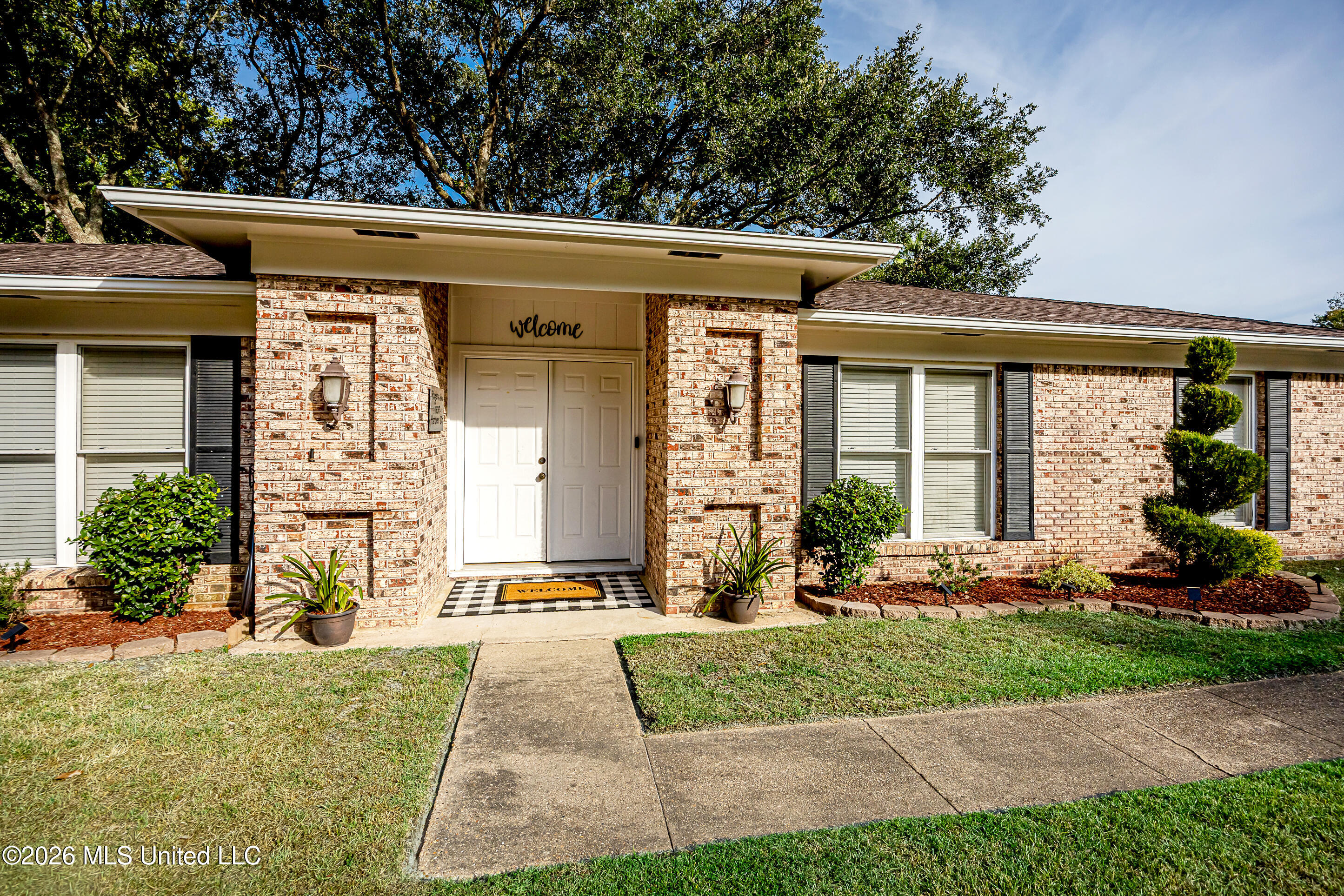 13017 Hanover Drive Property Photo 2