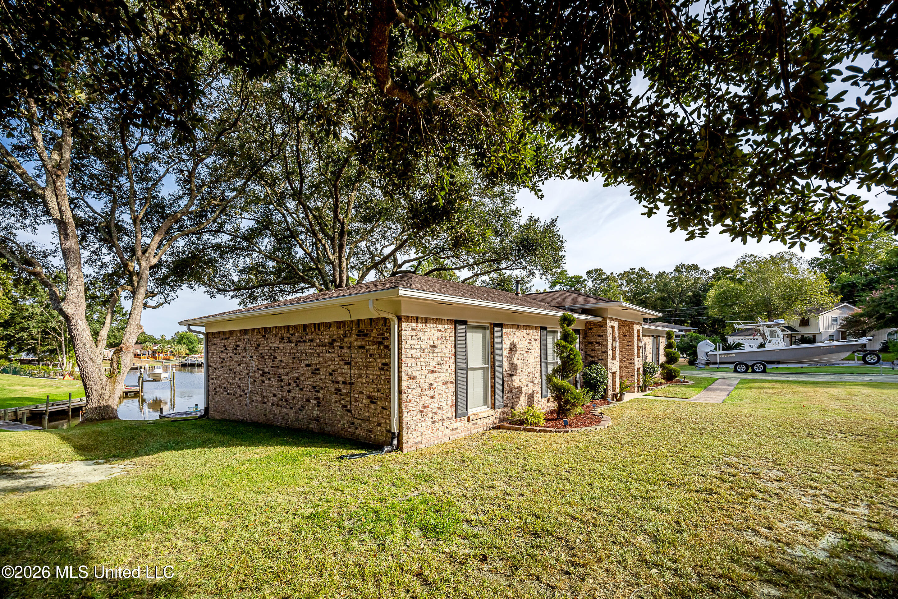 13017 Hanover Drive Property Photo 4