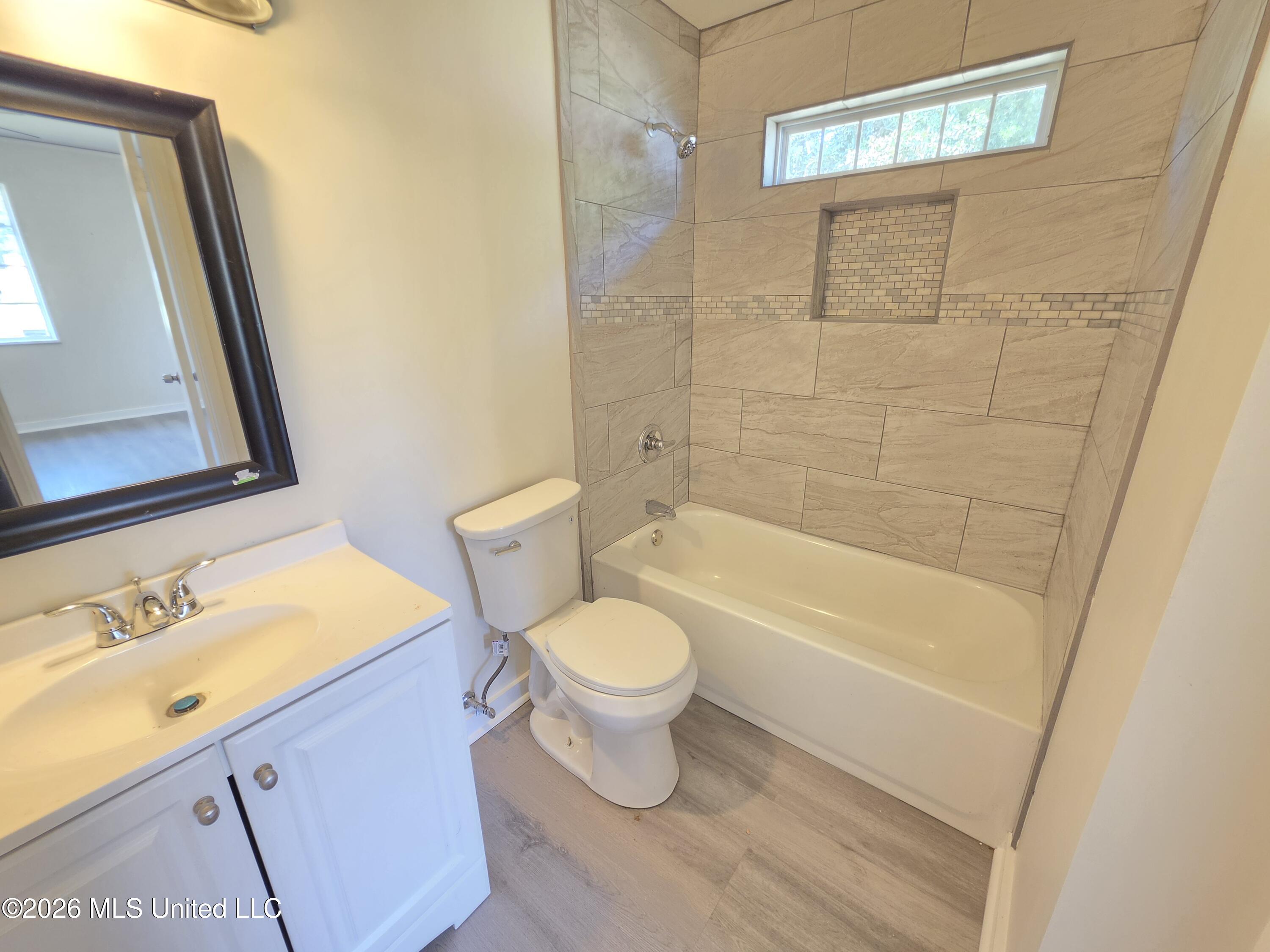 215 Buena Vista Drive Property Photo 6