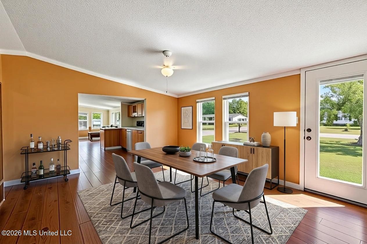 19561 Lennis Cuevas Road Property Photo 9