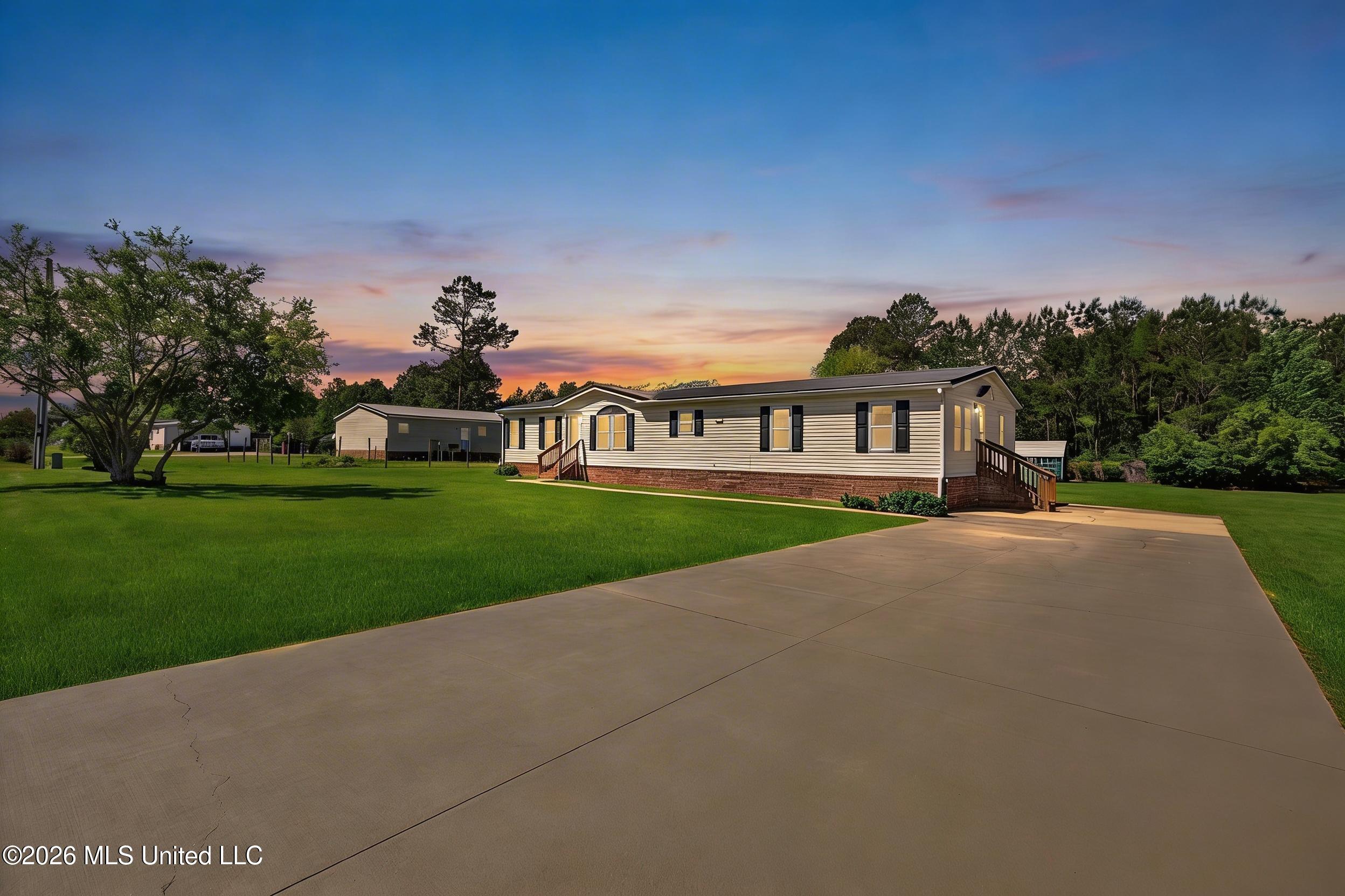 19561 Lennis Cuevas Road Property Photo 54