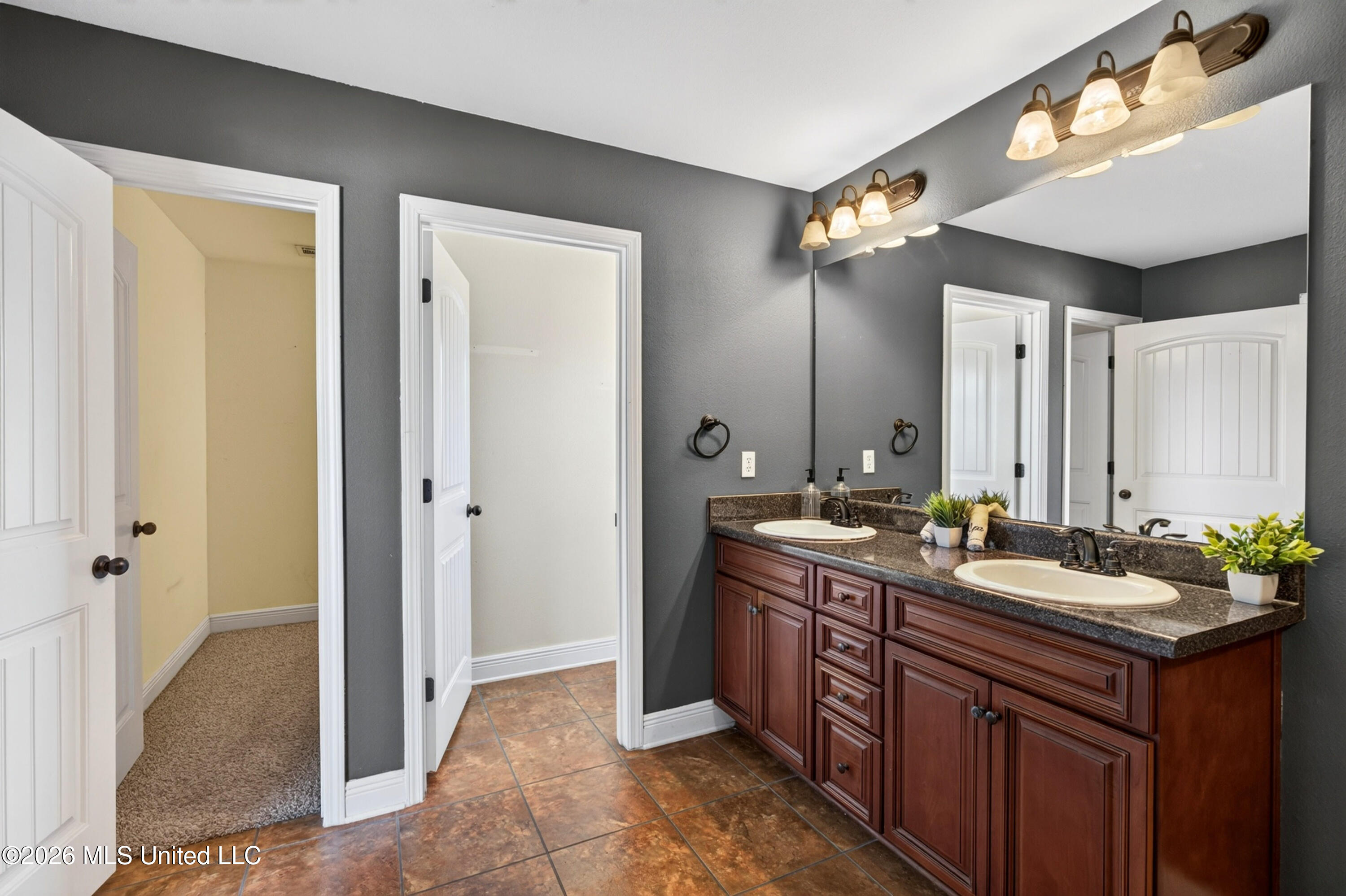 16994 Palm Ridge Drive Property Photo 42
