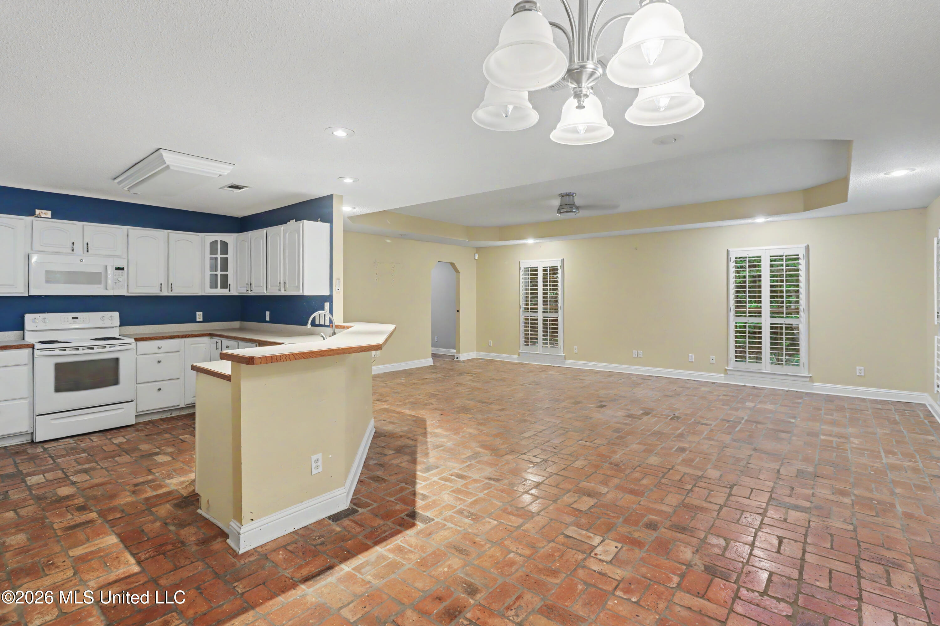 42162 Noma Drive Property Photo 4