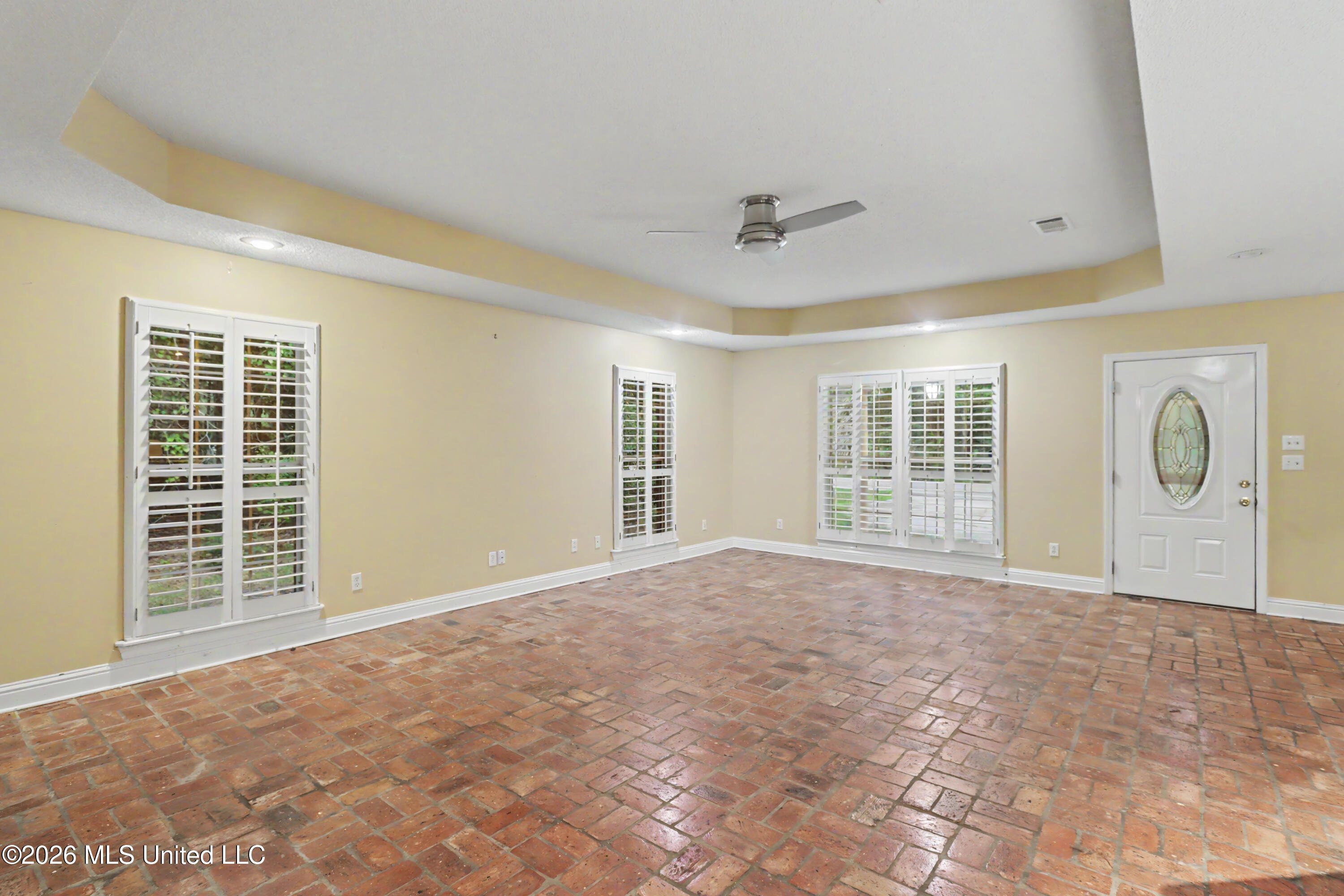 42162 Noma Drive Property Photo 8