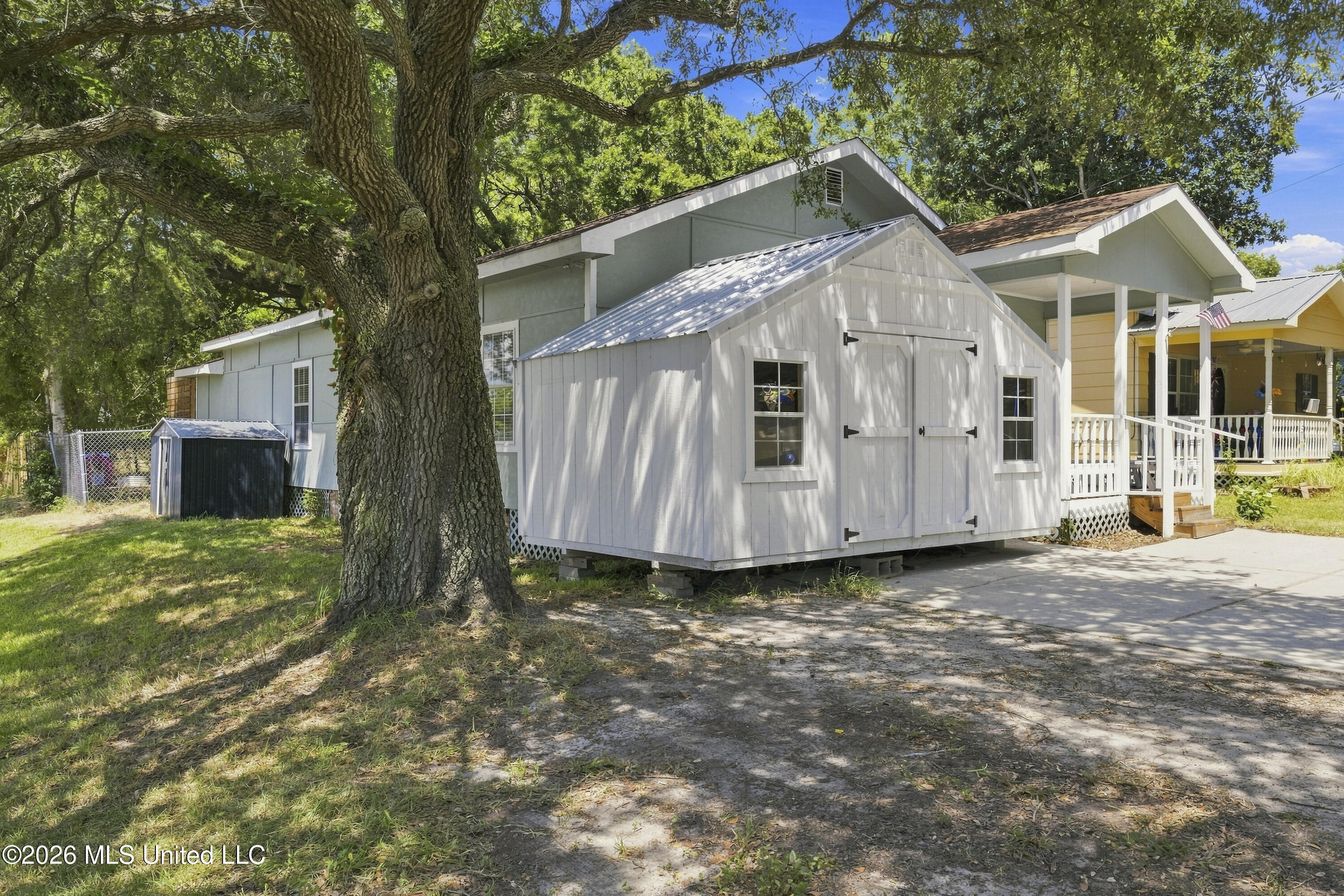 615 Mckinley Avenue Property Photo 3